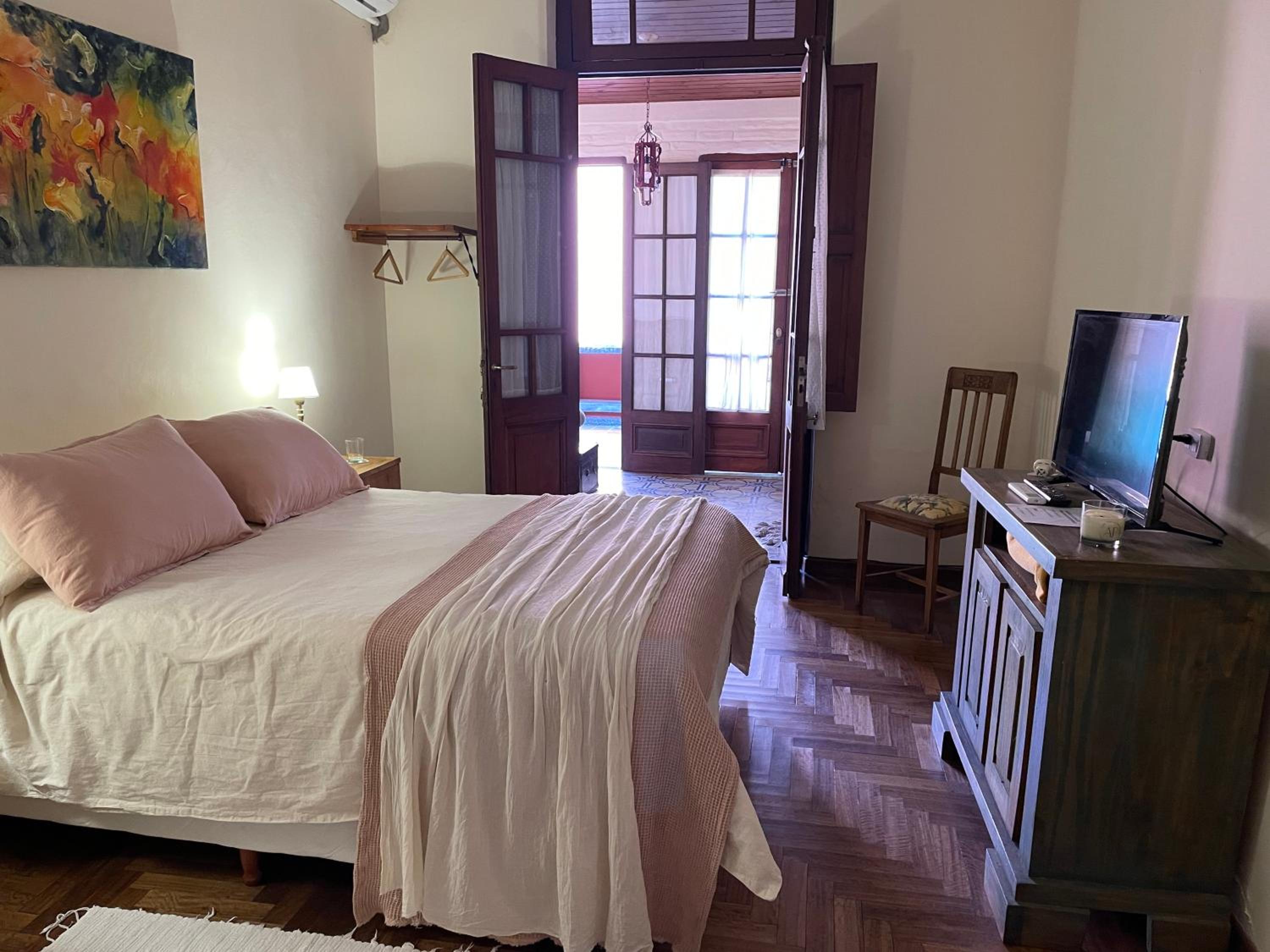 La Escondida, Casa de Huéspedes