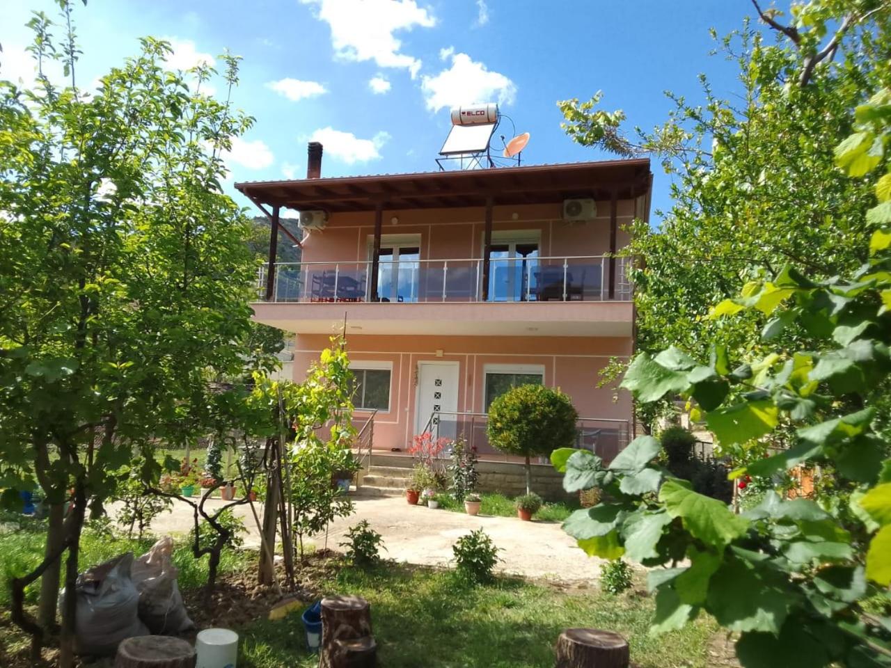 Bujtina Bego