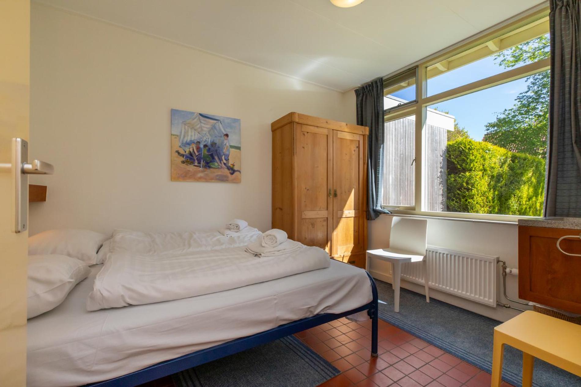 Welcome in - Vakantiehuis met royale tuin I Oosterpark 77, Oostkapelle view 3
