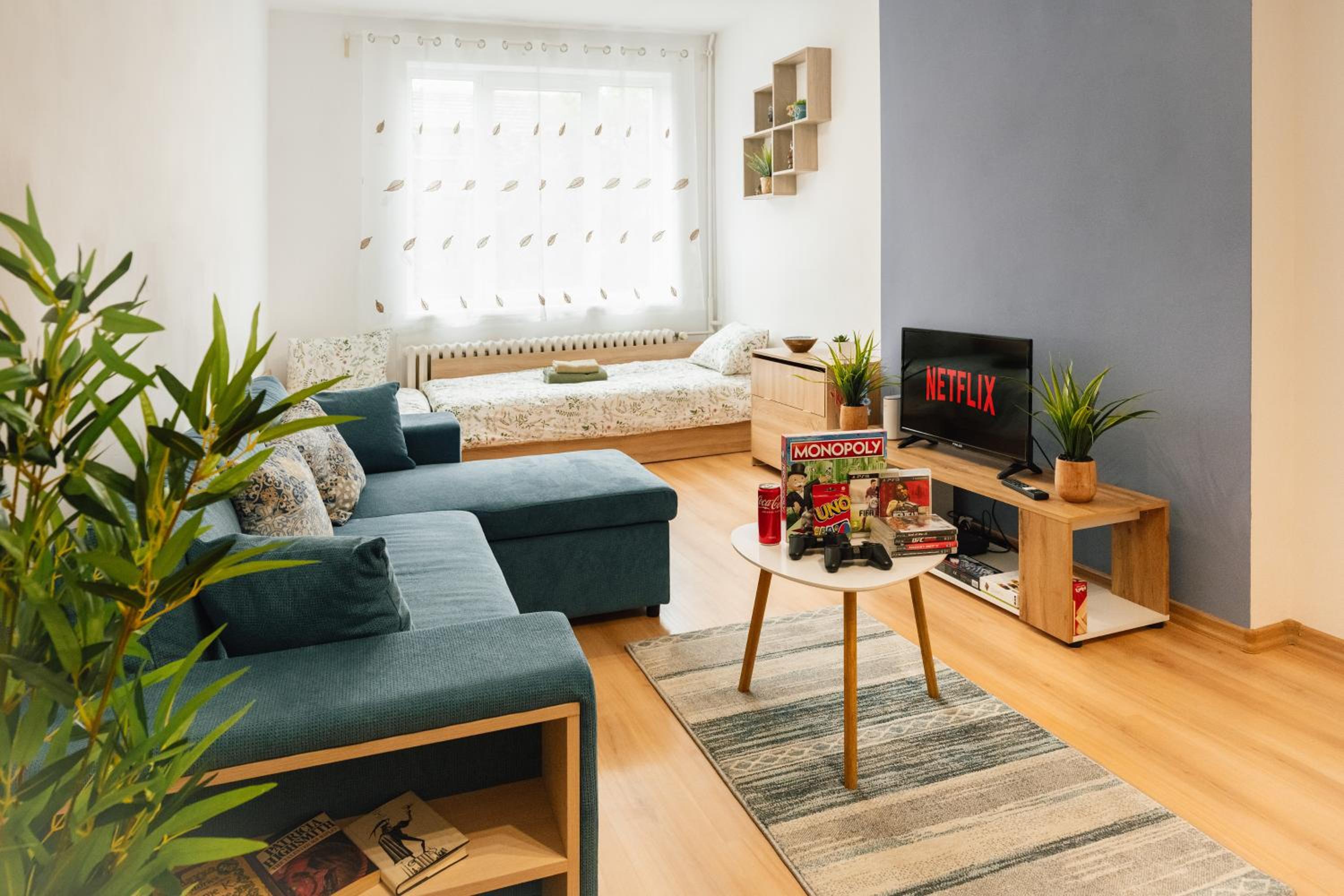 CENTRAL Apartment -Games & PS3- 15 min to NEVSKY CHATHEDRAL