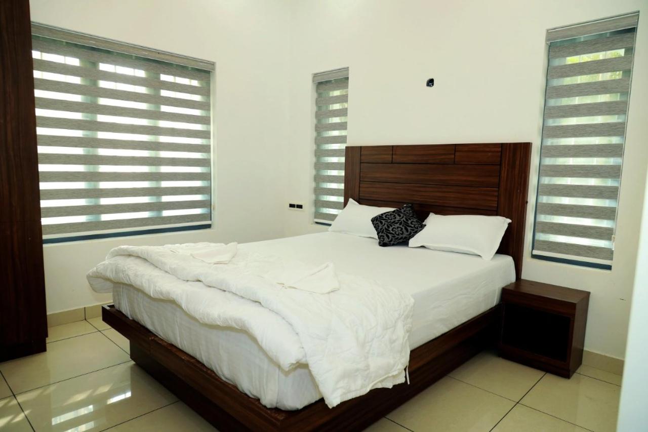 VARENYA 3BHK MUNNAR