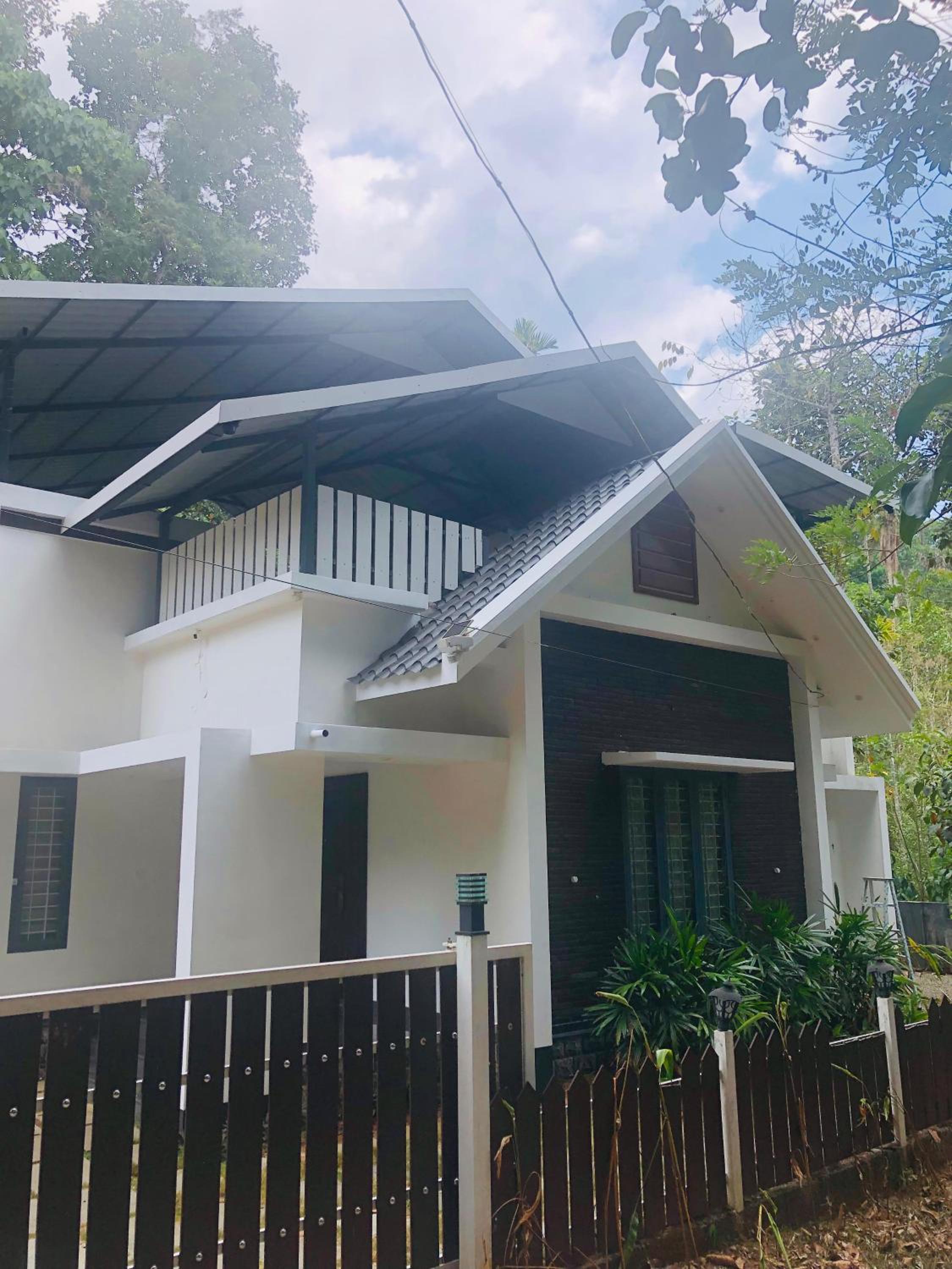 VARENYA 3BHK MUNNAR