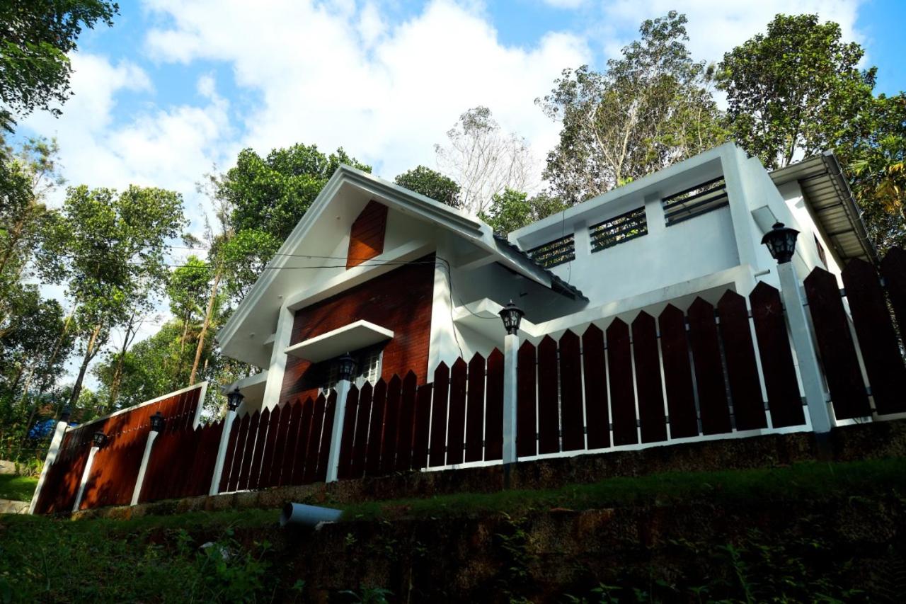 VARENYA 3BHK MUNNAR