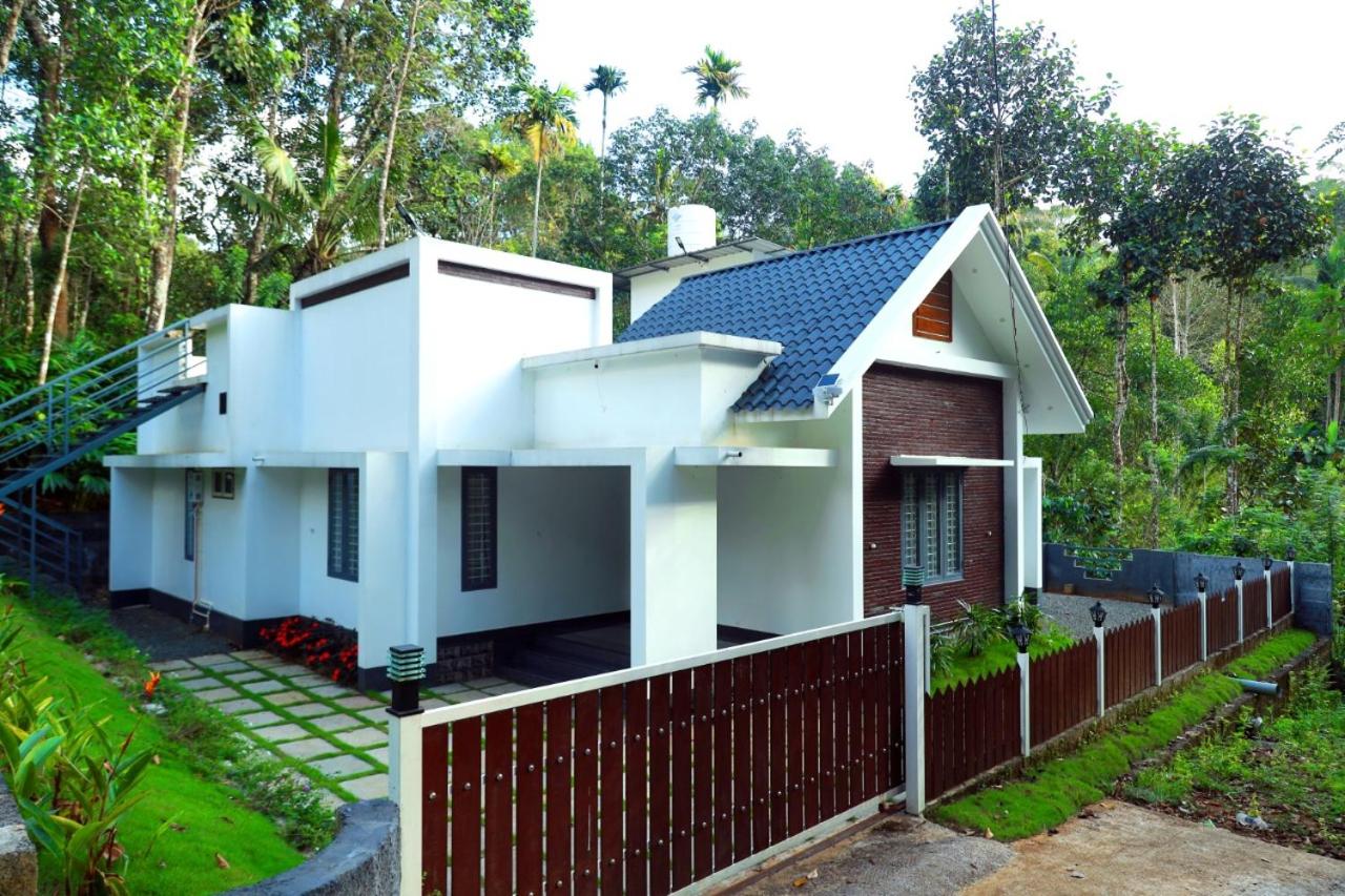 VARENYA 3BHK MUNNAR