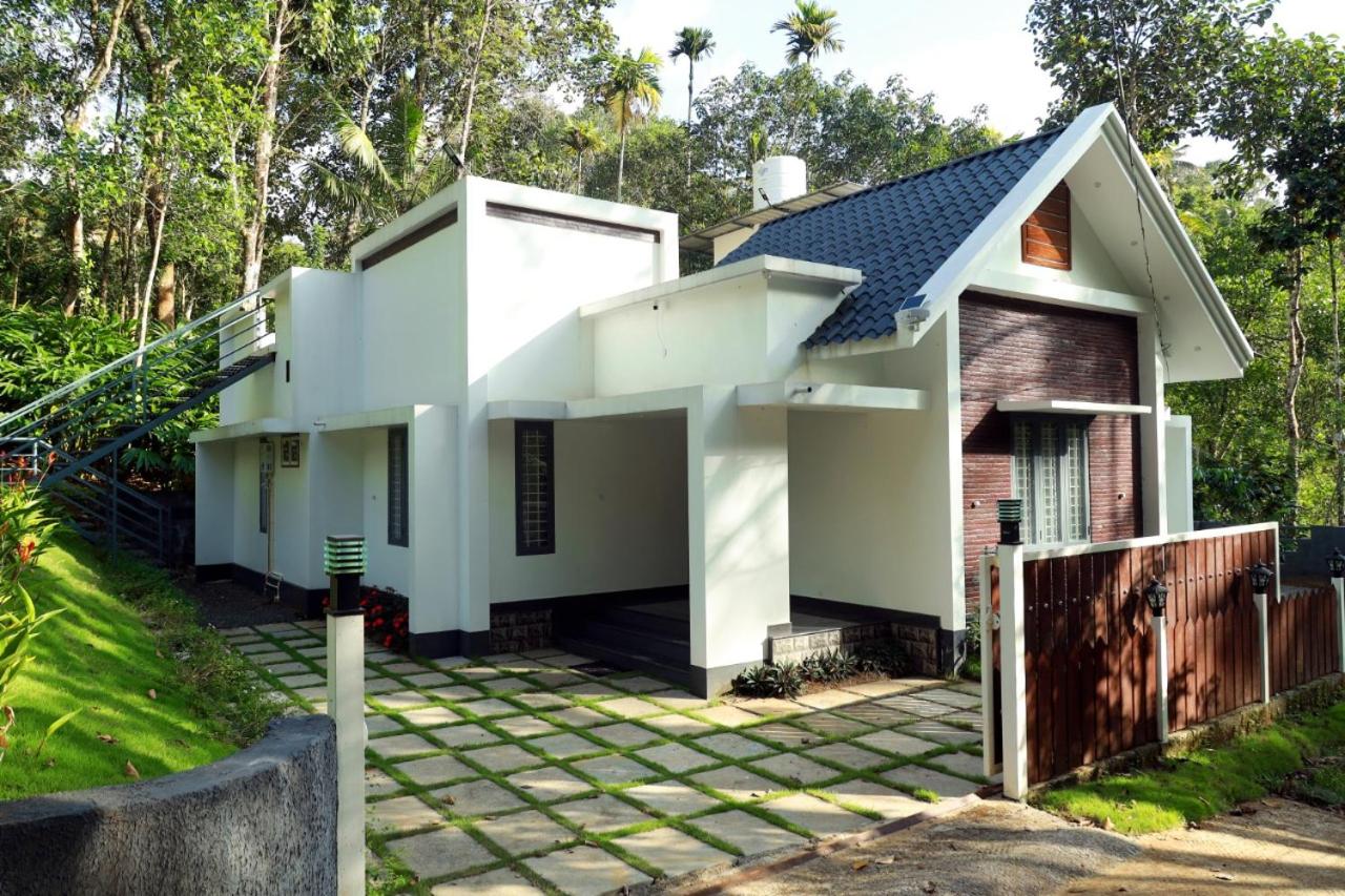 VARENYA 3BHK MUNNAR