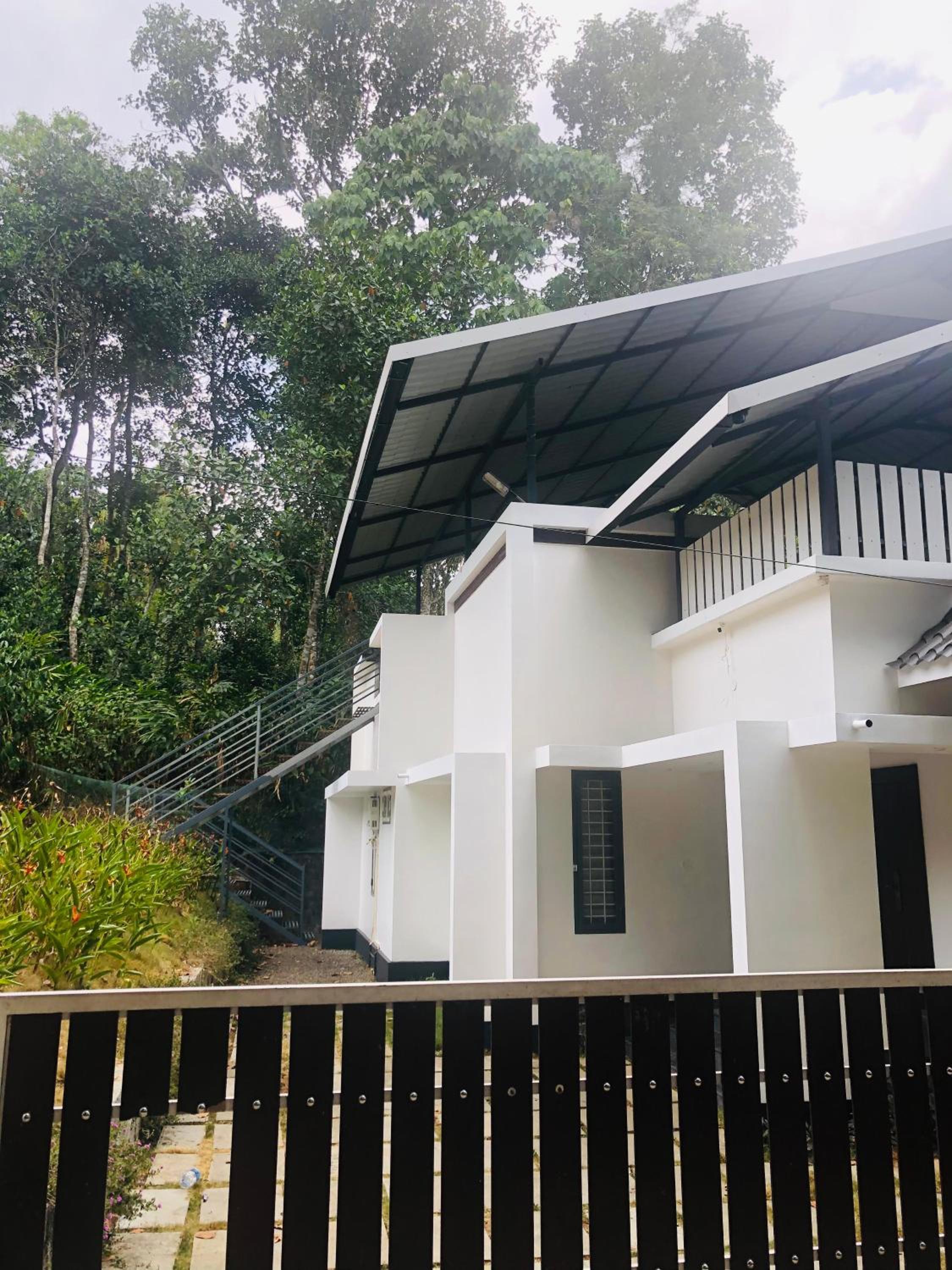 VARENYA 3BHK MUNNAR