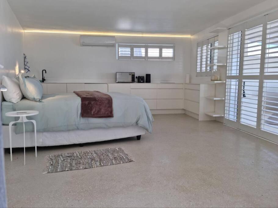 'Kaya Moya' - Luxury Suite for 2 with Ocean Views view 4