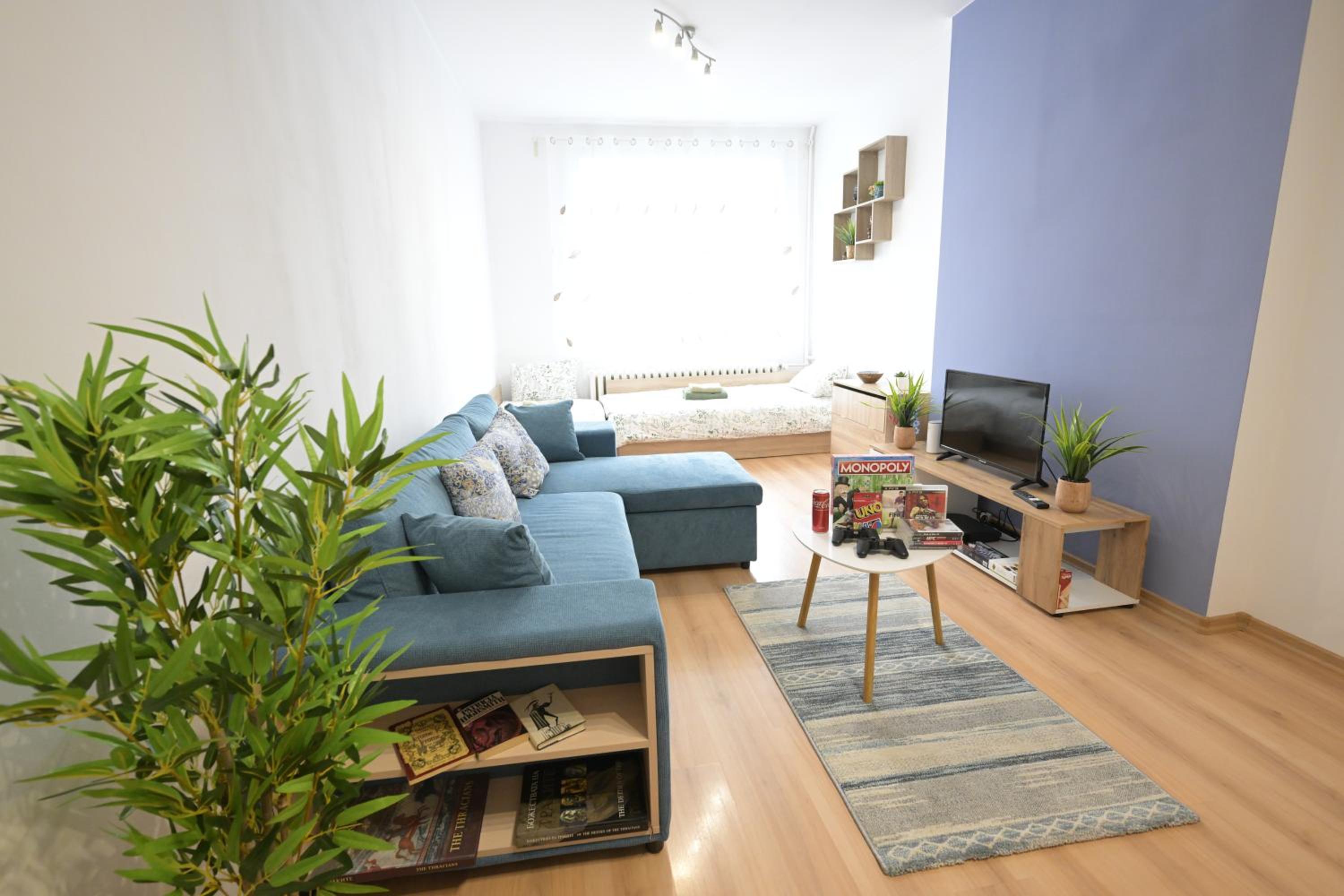CENTRAL Apartment -Games & PS3- 15 min to NEVSKY CHATHEDRAL