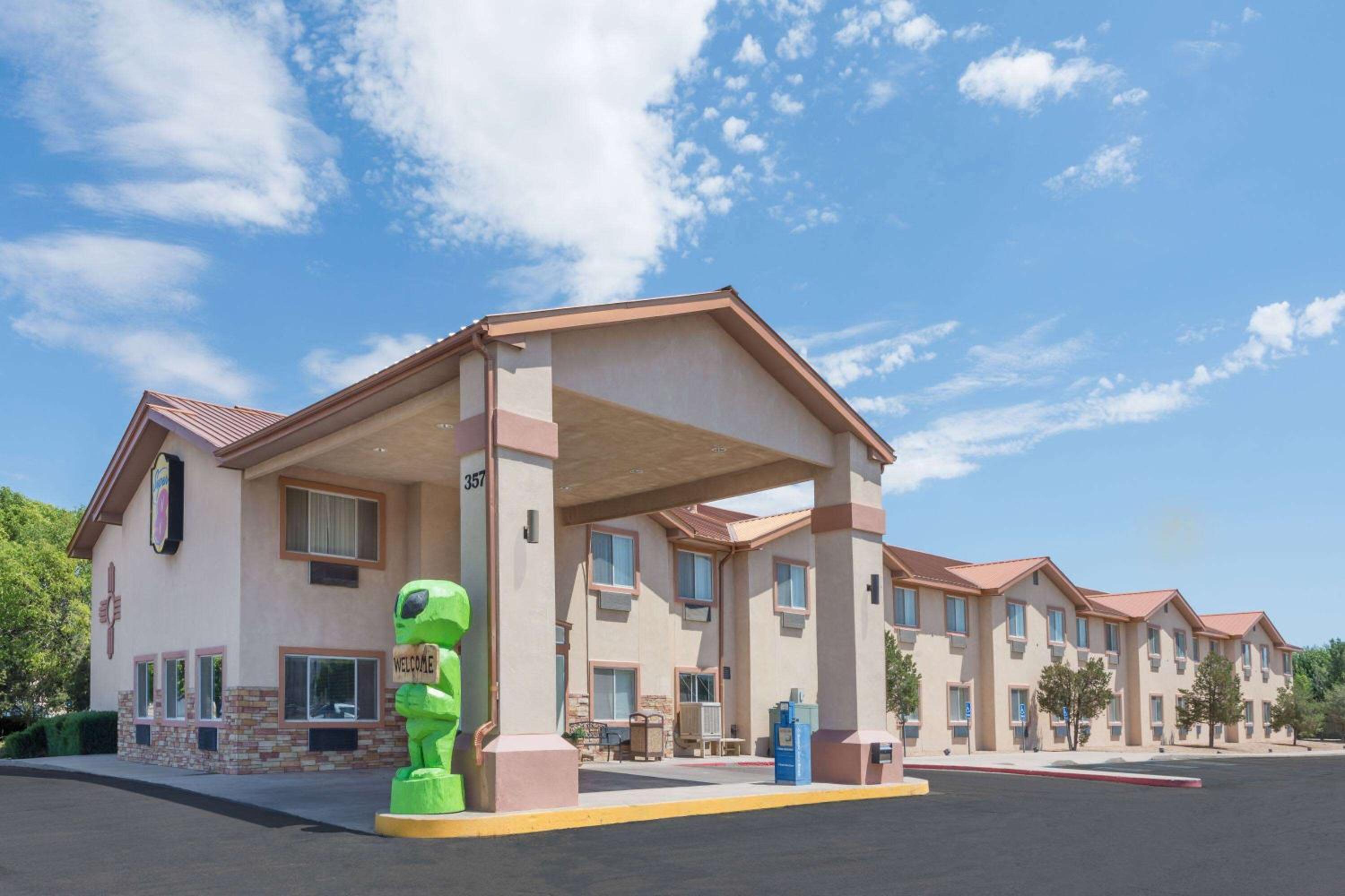 Super 8 by Wyndham Roswell view 4