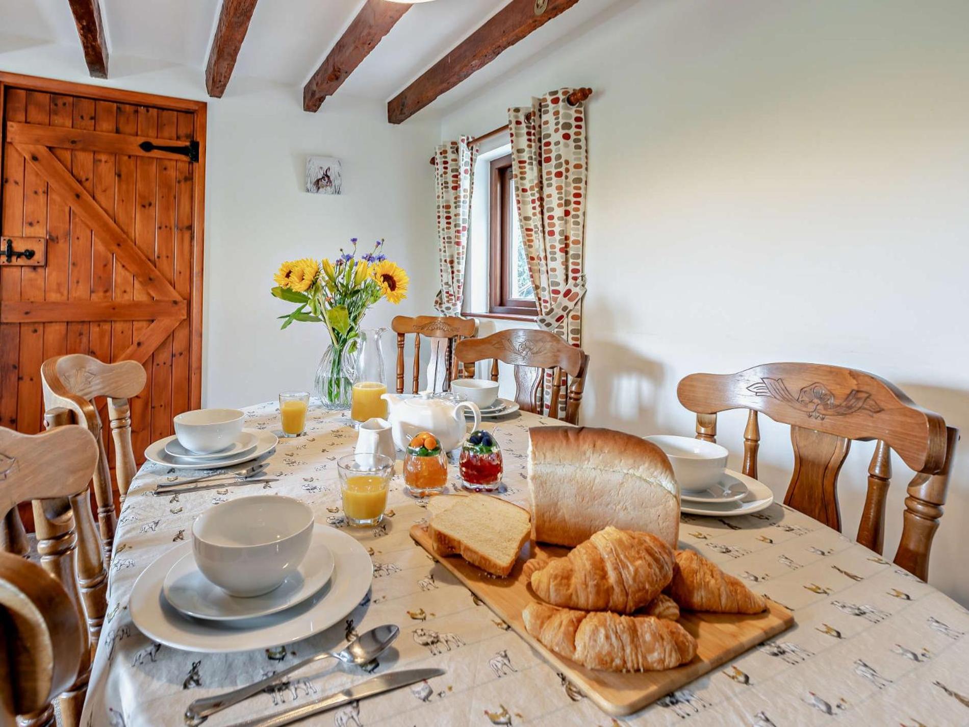 4 Bed in Holsworthy oc-lamer