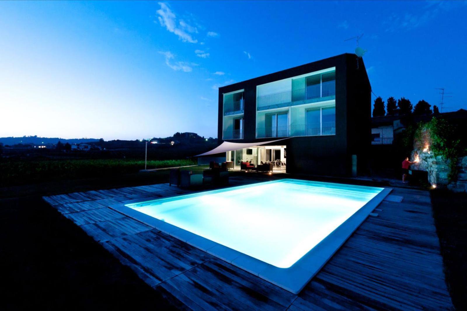 House Iaquin view 3