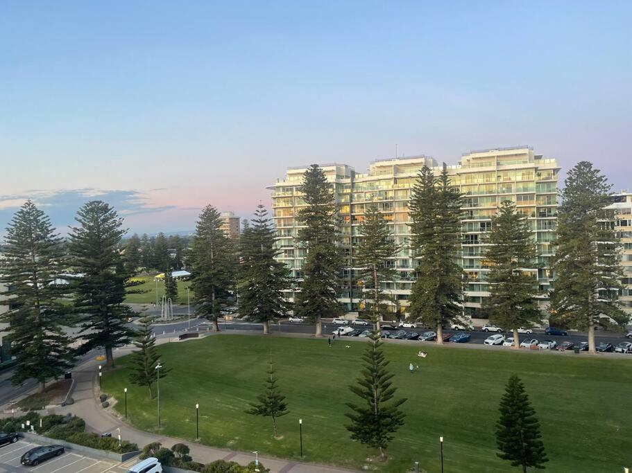 Hotel Coastal Retreat on Colley - Image 1