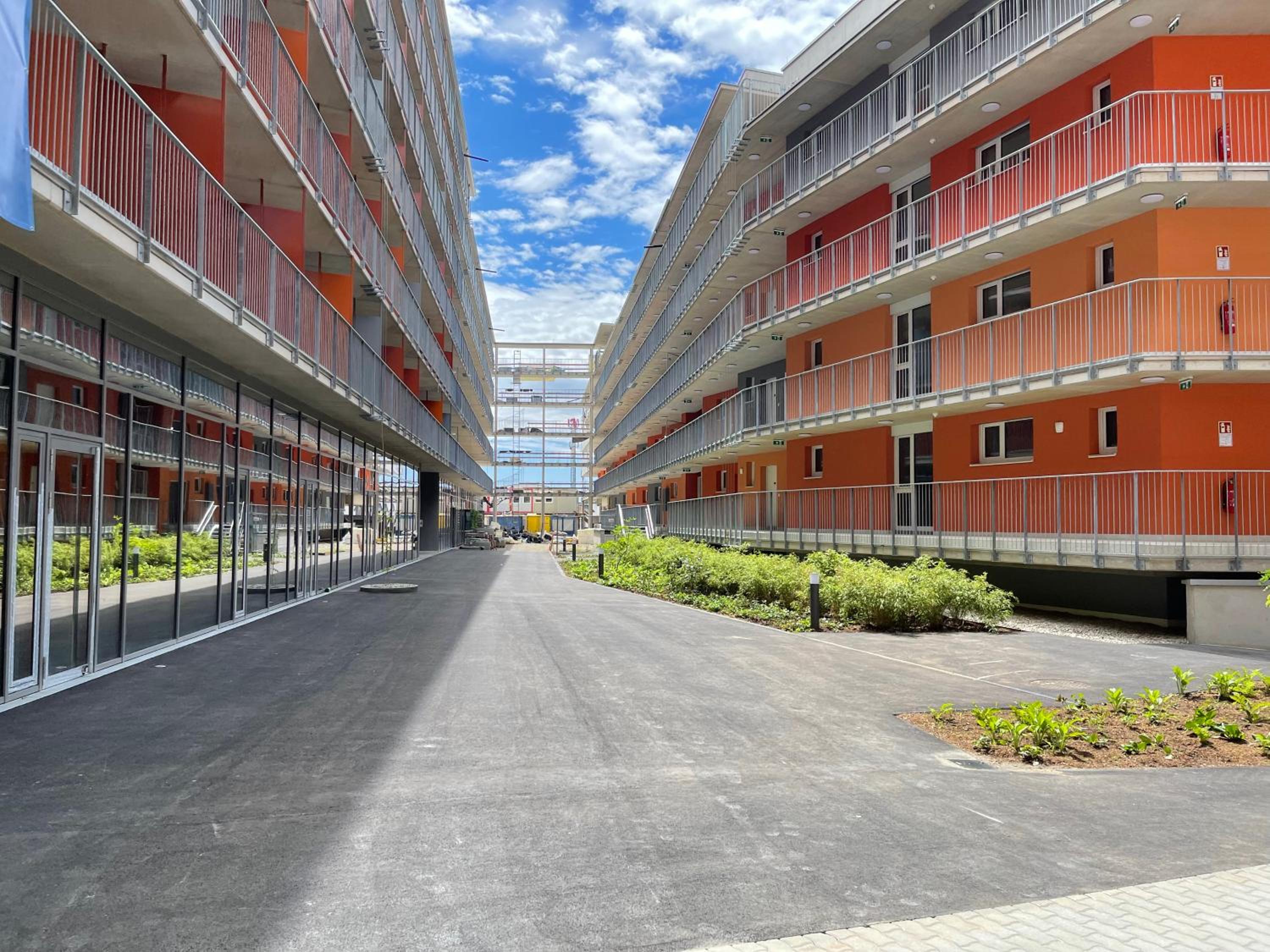 Luxusapartment mit 40 qm Terrasse, E-Parkplatz und Parkplatz