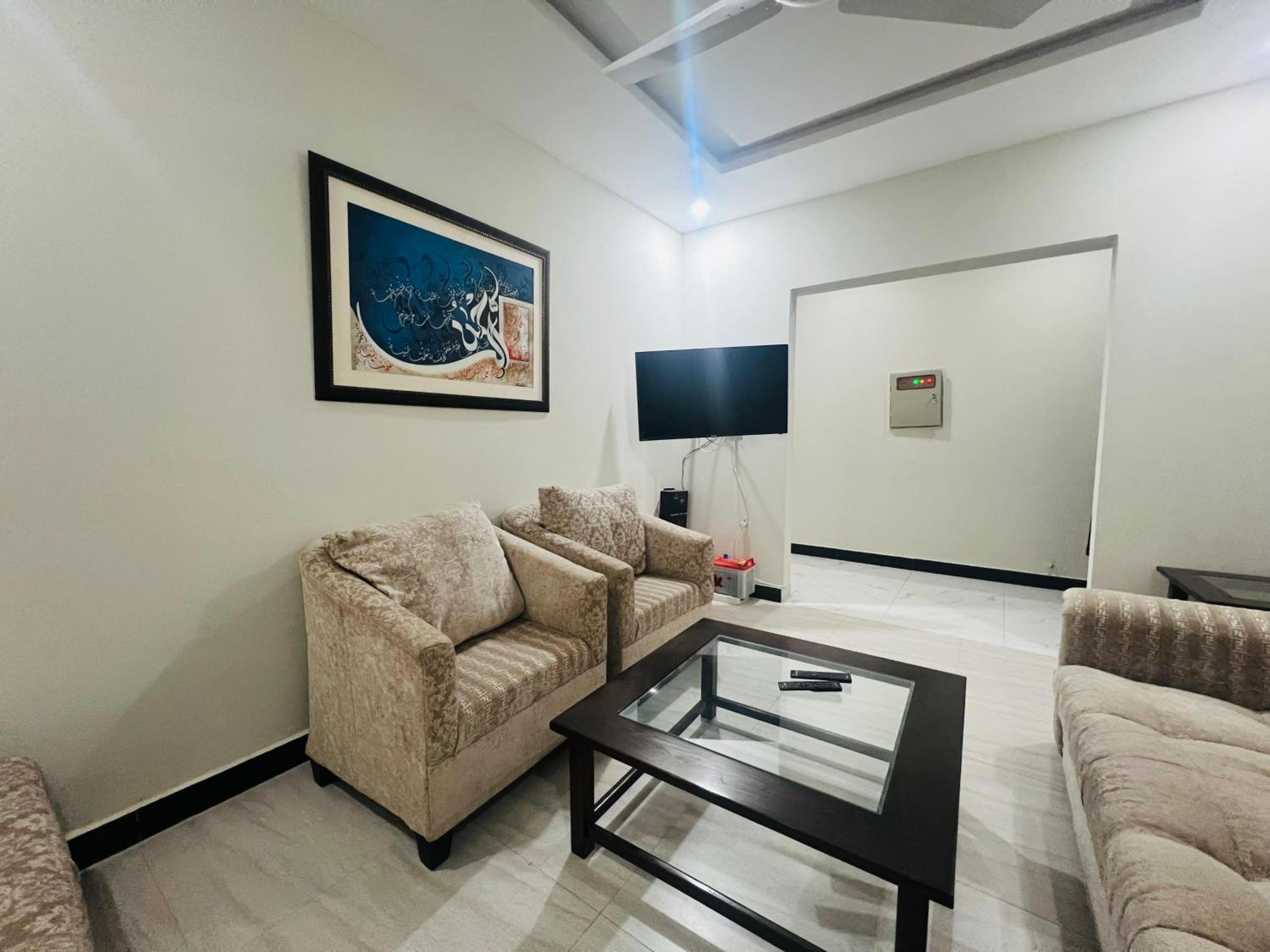 Capital residencia apartment E11 Islamabad view 5