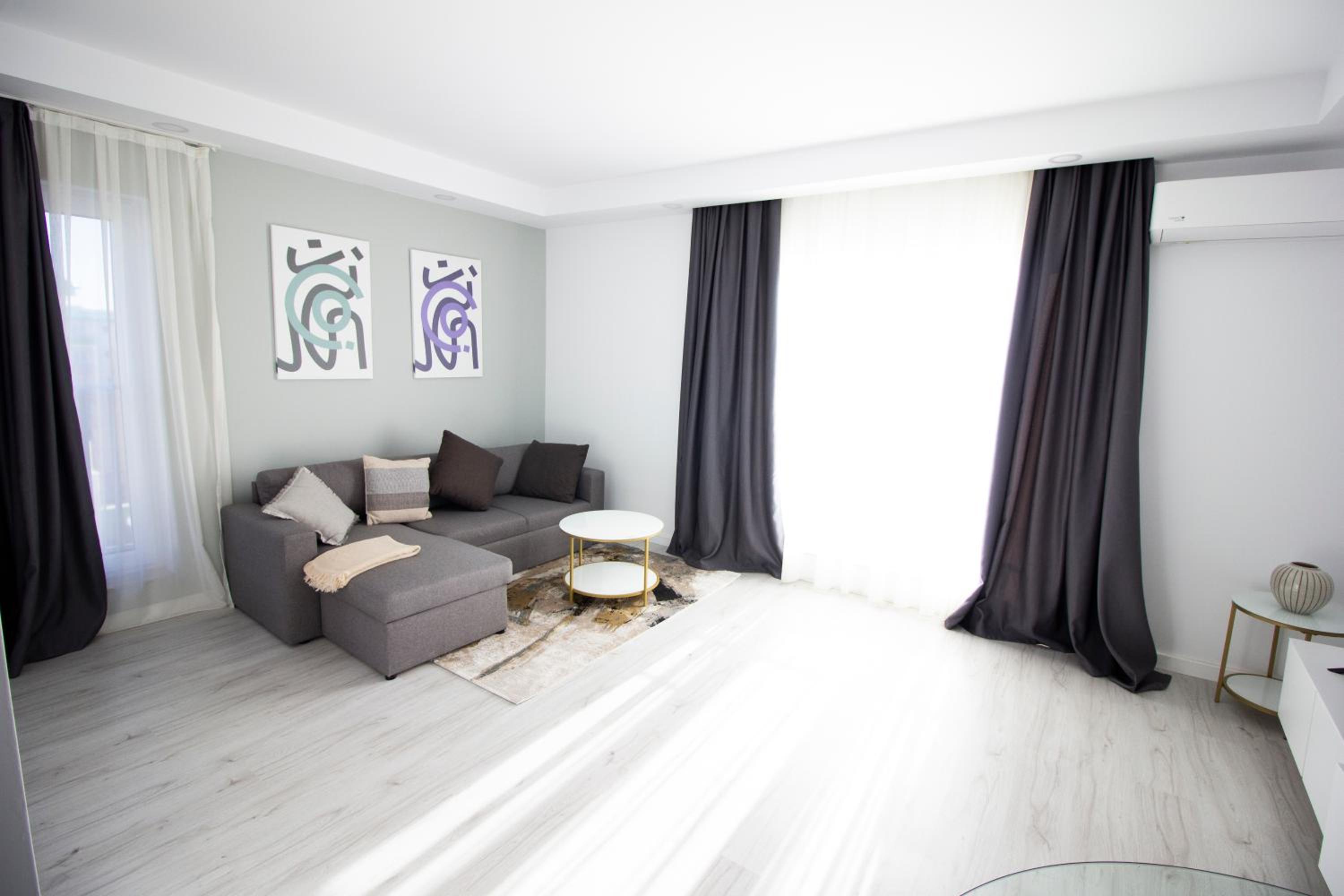 2 Rooms B 402 StayInn by Cosmopolis view 2
