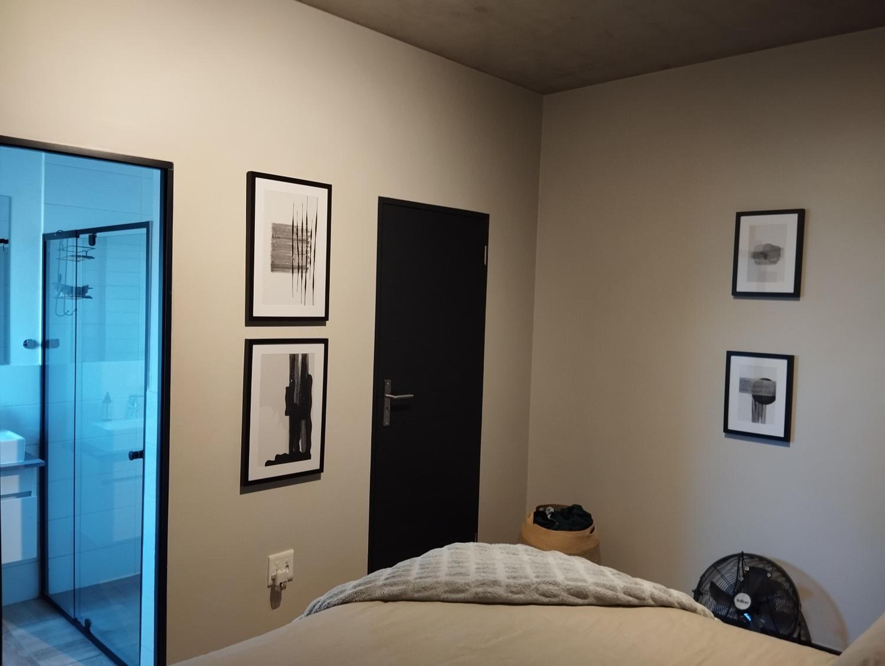 Modern apartment in WaterfaII City