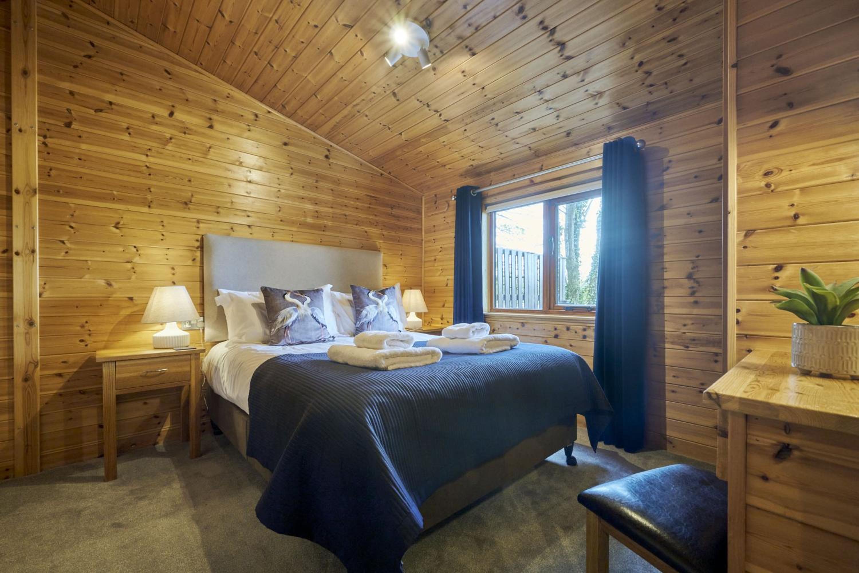 Buzzard Lodge with Hot-tub