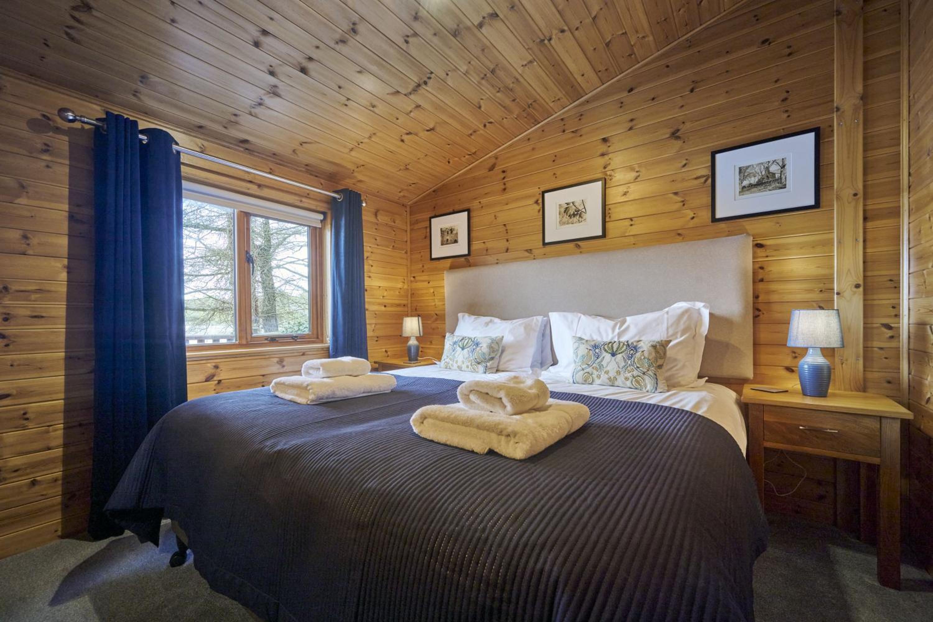 Buzzard Lodge with Hot-tub