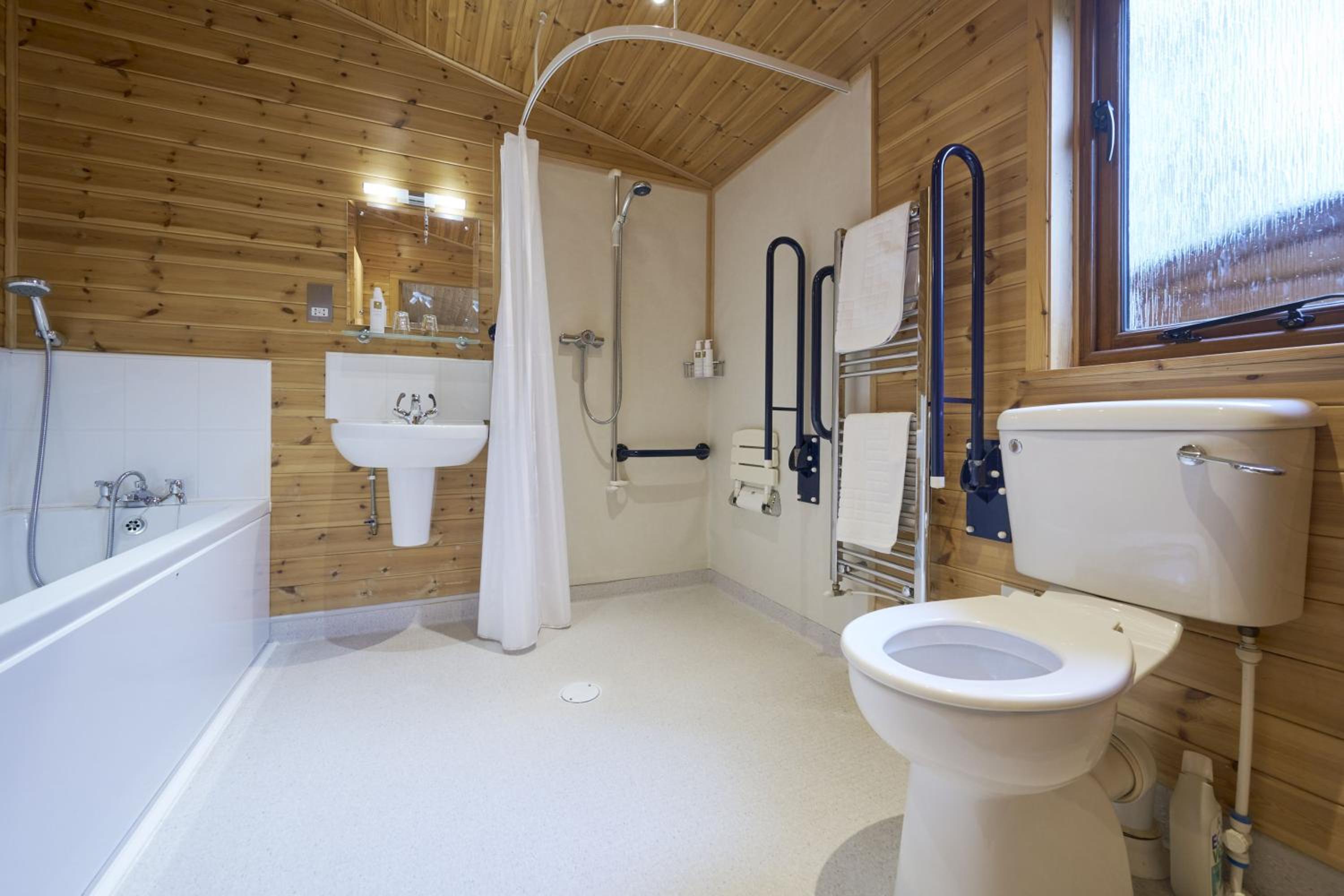 Buzzard Lodge with Hot-tub