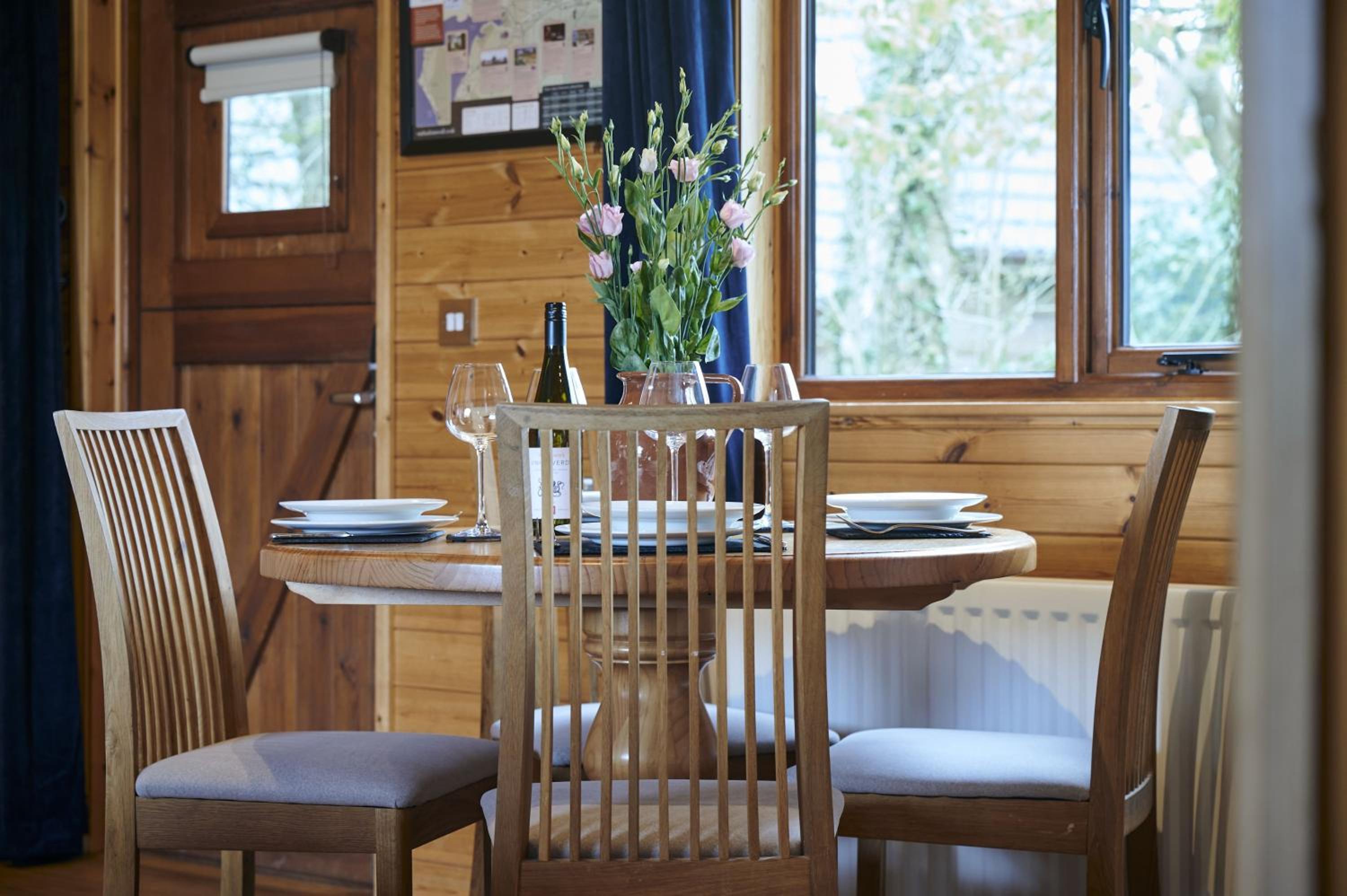 Buzzard Lodge with Hot-tub
