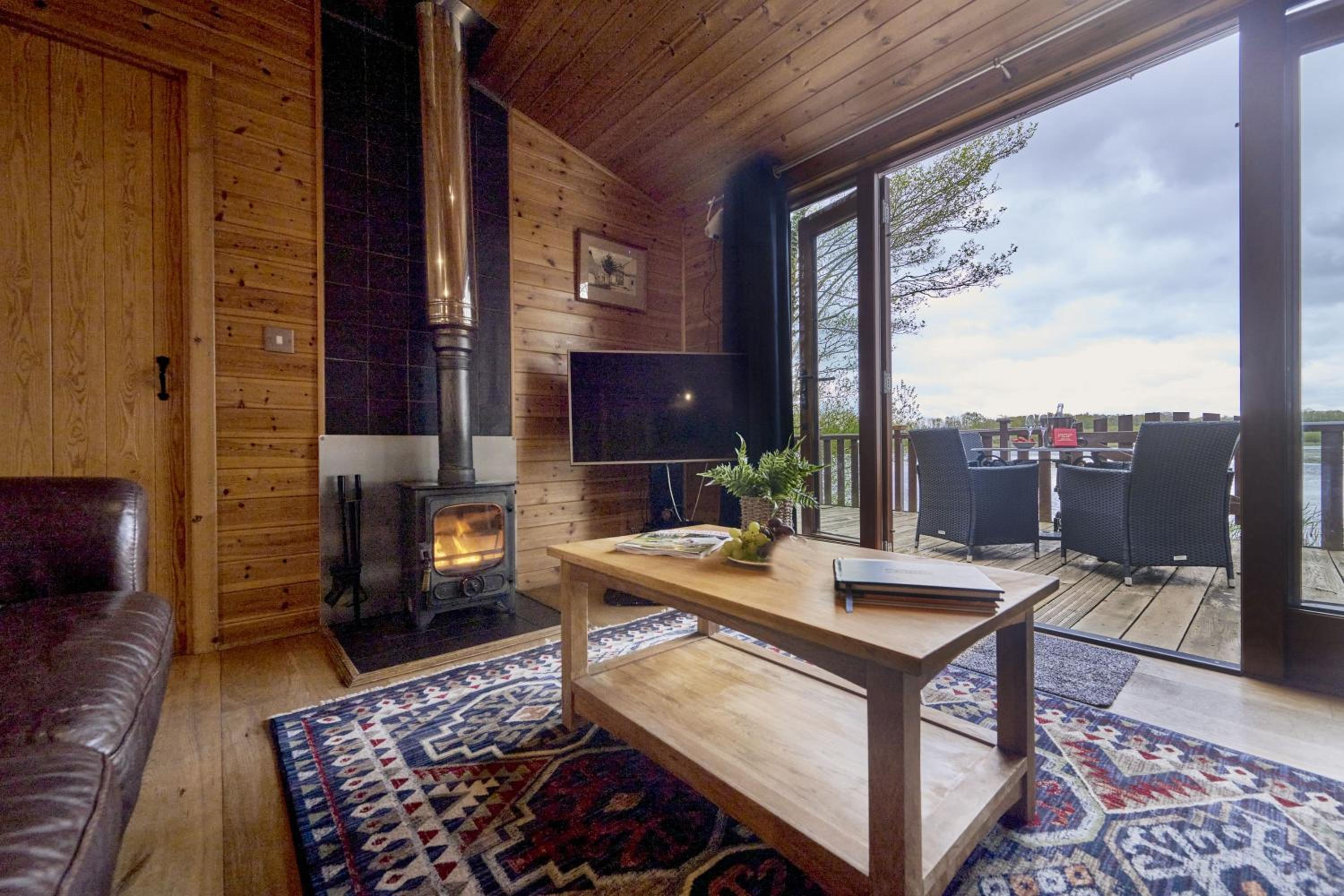 Buzzard Lodge with Hot-tub