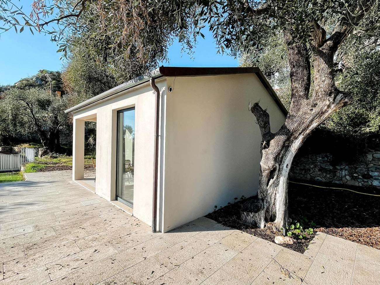 Ibiza style bungalows with sea views in Balzi Rossi