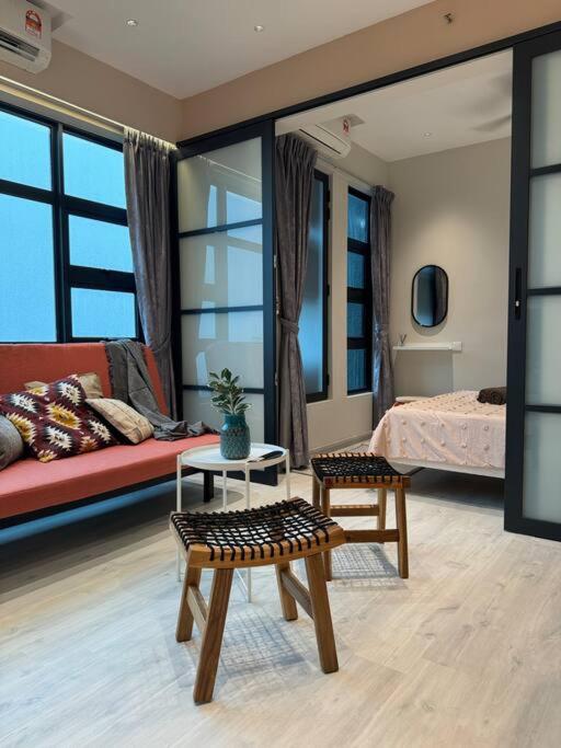 Jesselton Quay l Deluxe l Stylish l Cozy l Sea & Mountain View l 5 pax photo 1