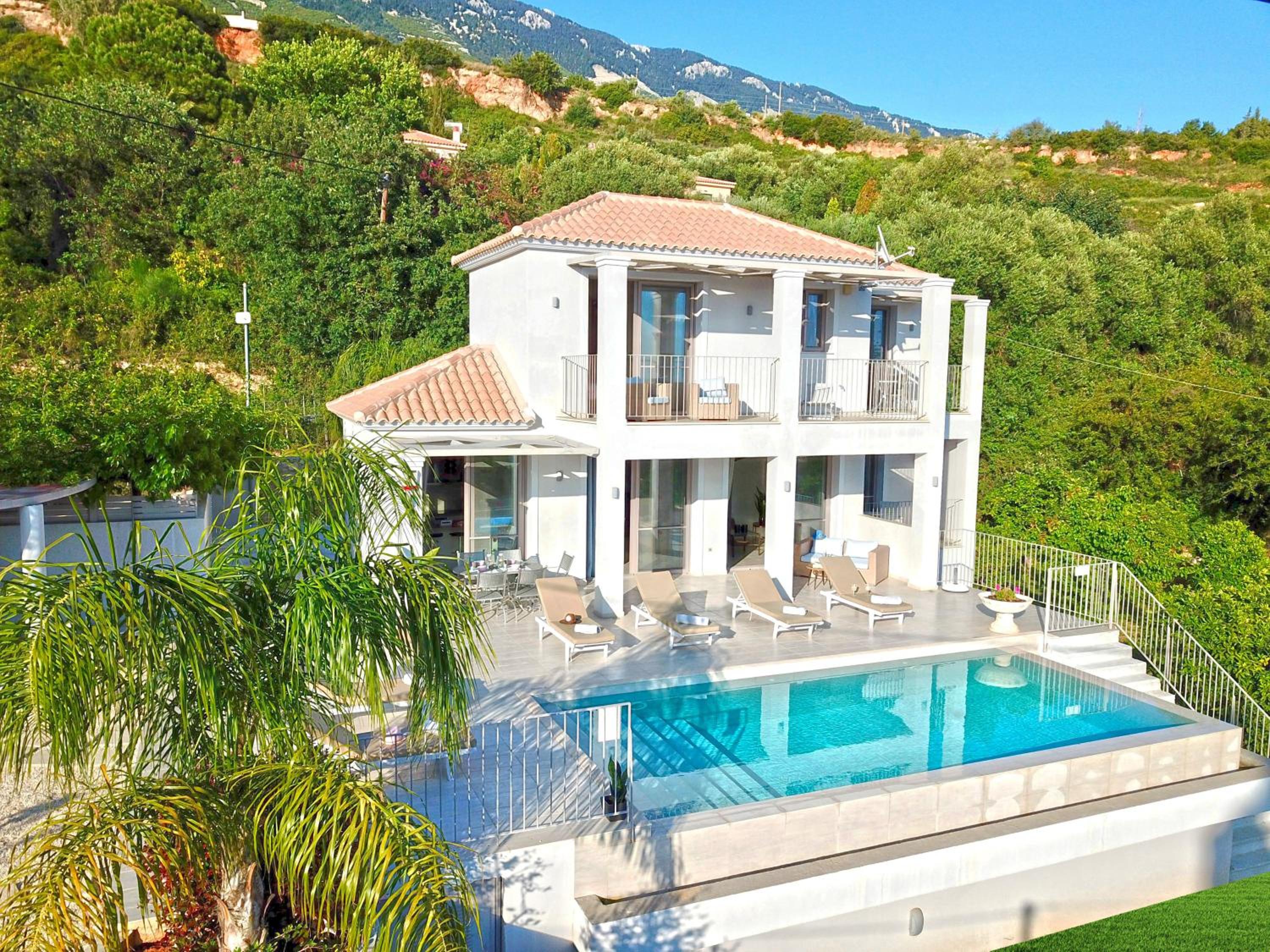 Hotel Villa Effi Lourdata - Image 1