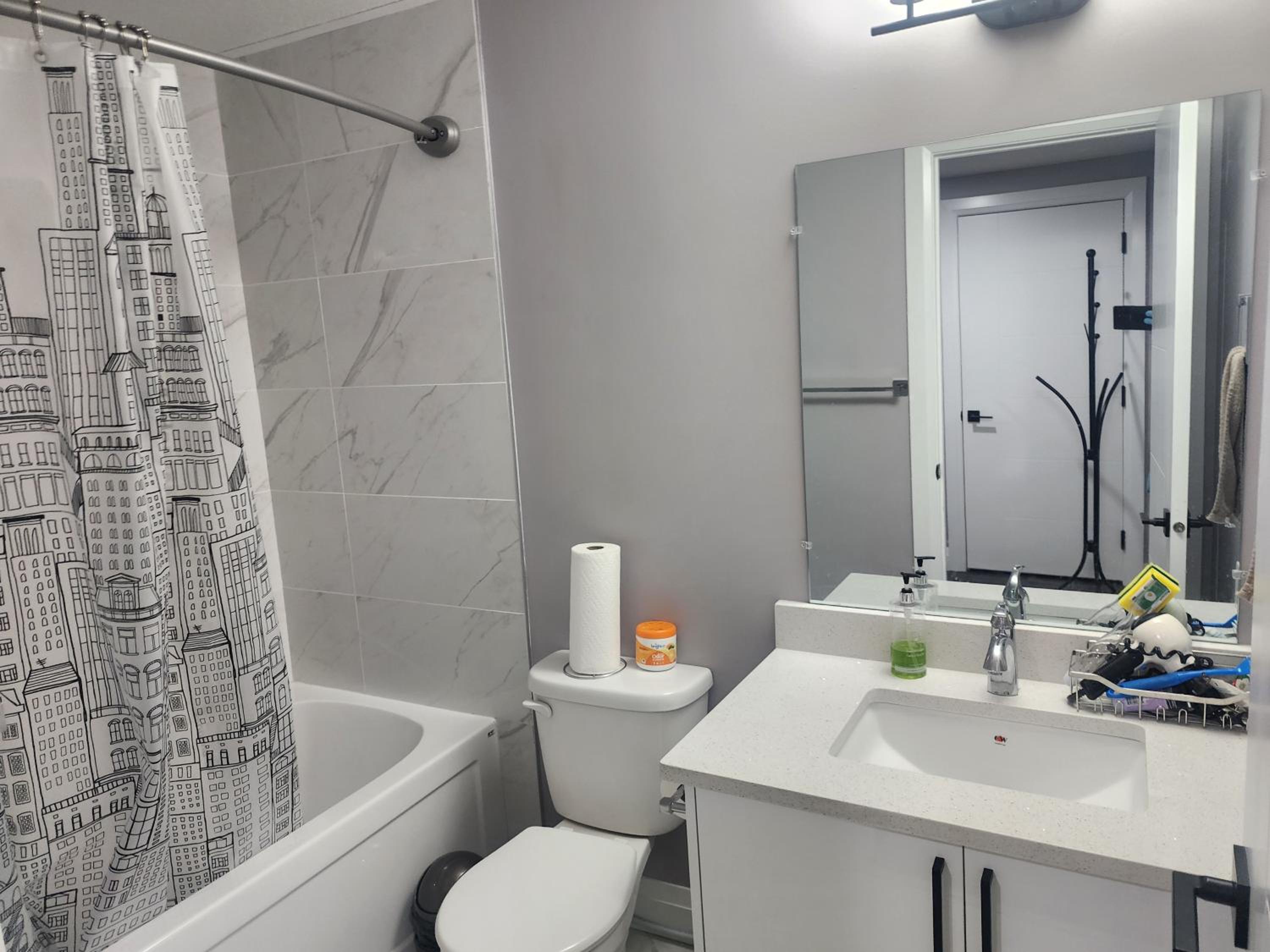 Cozy Basement Suite - private entrance - Free Netflix