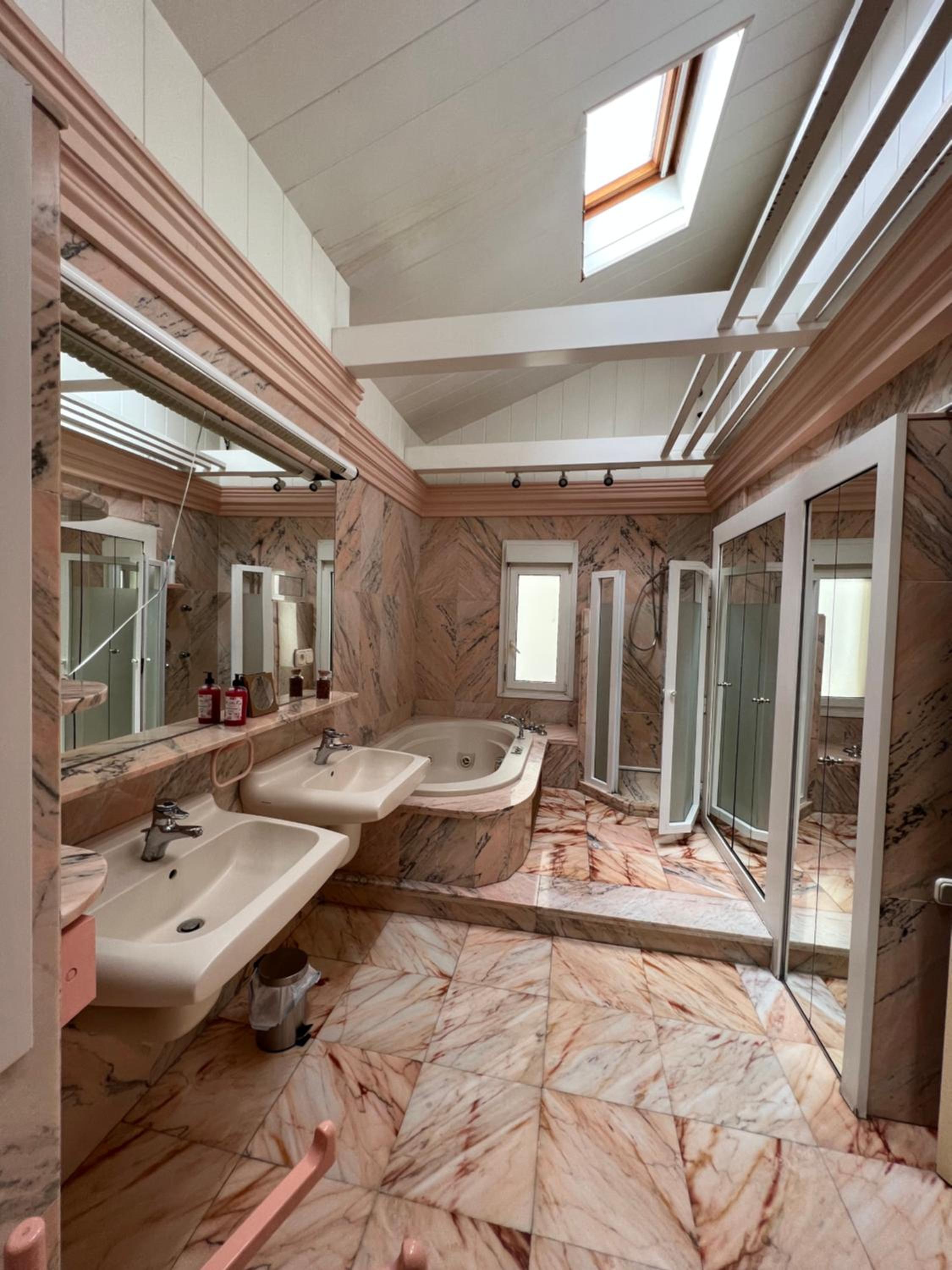 Luxury Villa con piscina y tenis privados PLUS