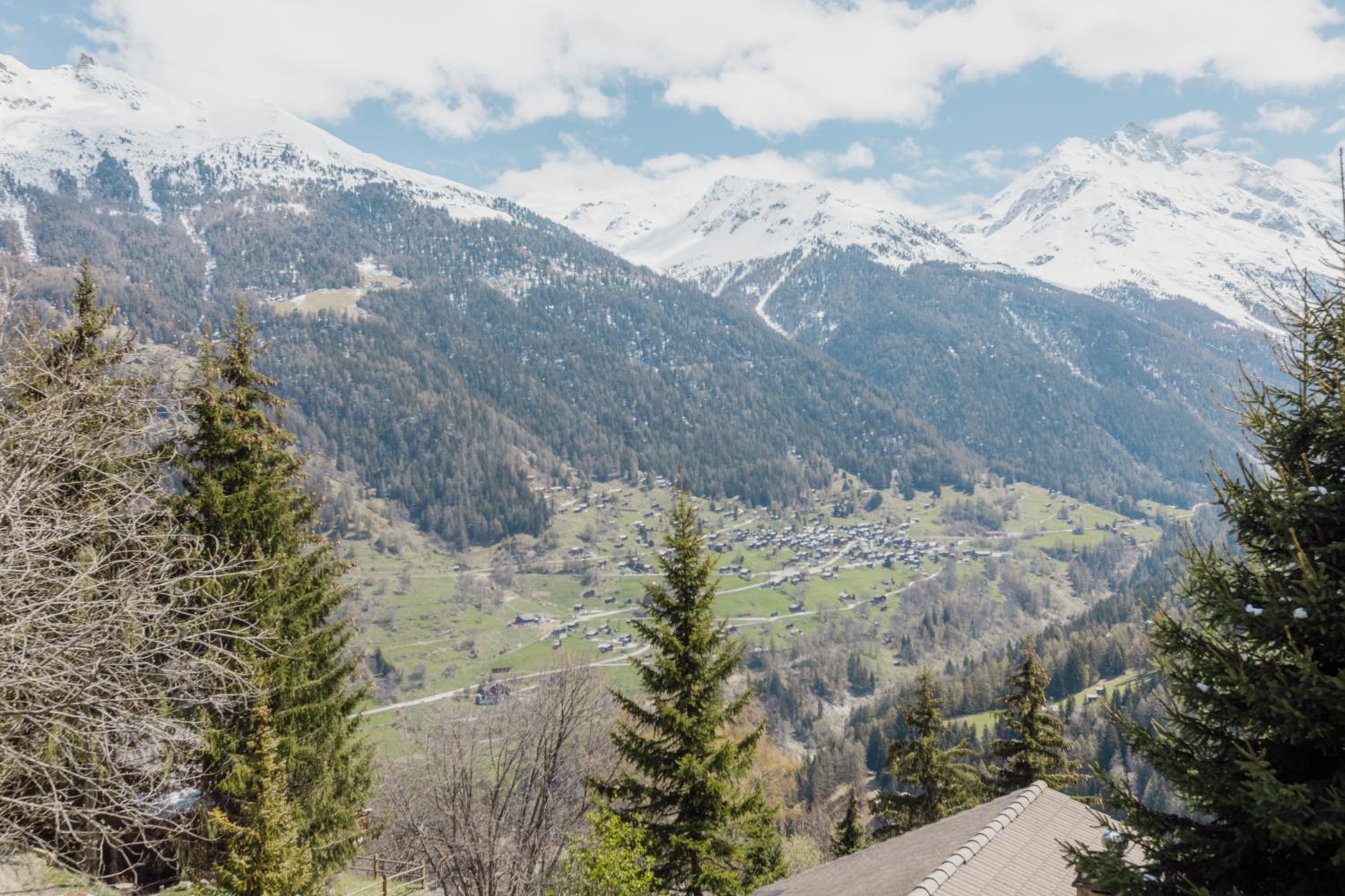 Studio avec vue sur les montagnes