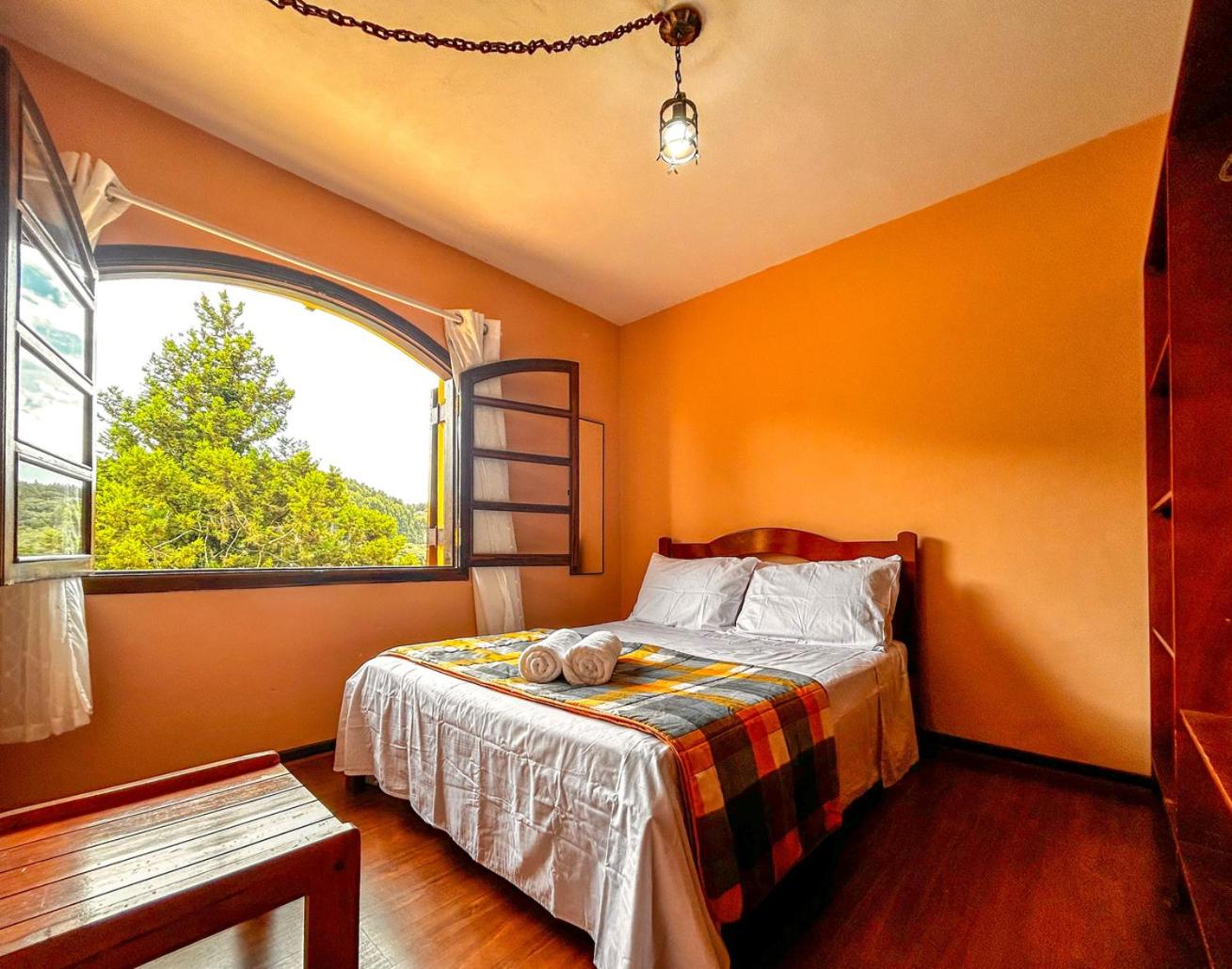 Otima casa com Wi-Fi e lazer em Monte Verde MG