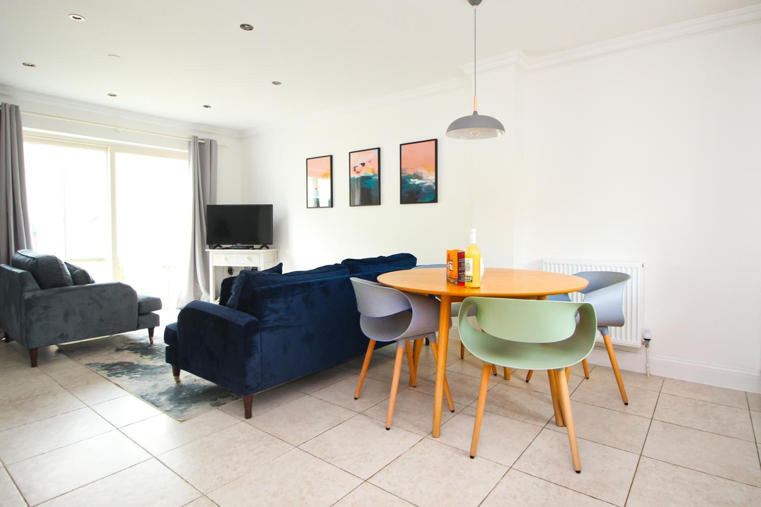 BEACHSIDE modern home, dogs welcome view 2
