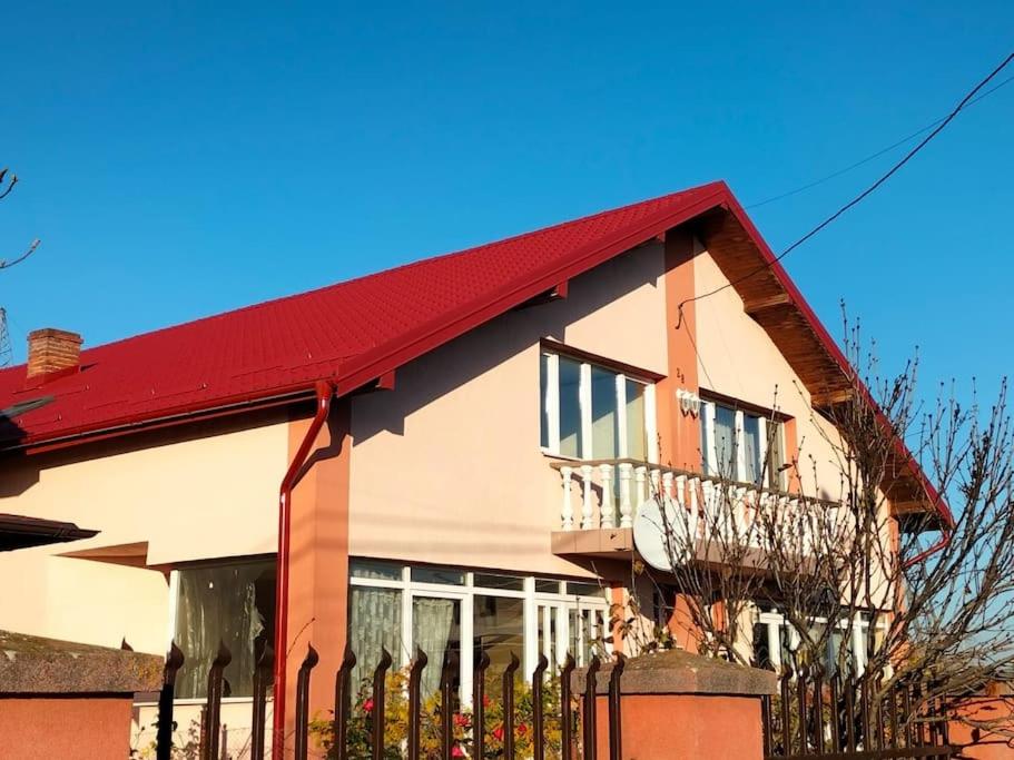 Family Friendly Villa with Playground & Garden
