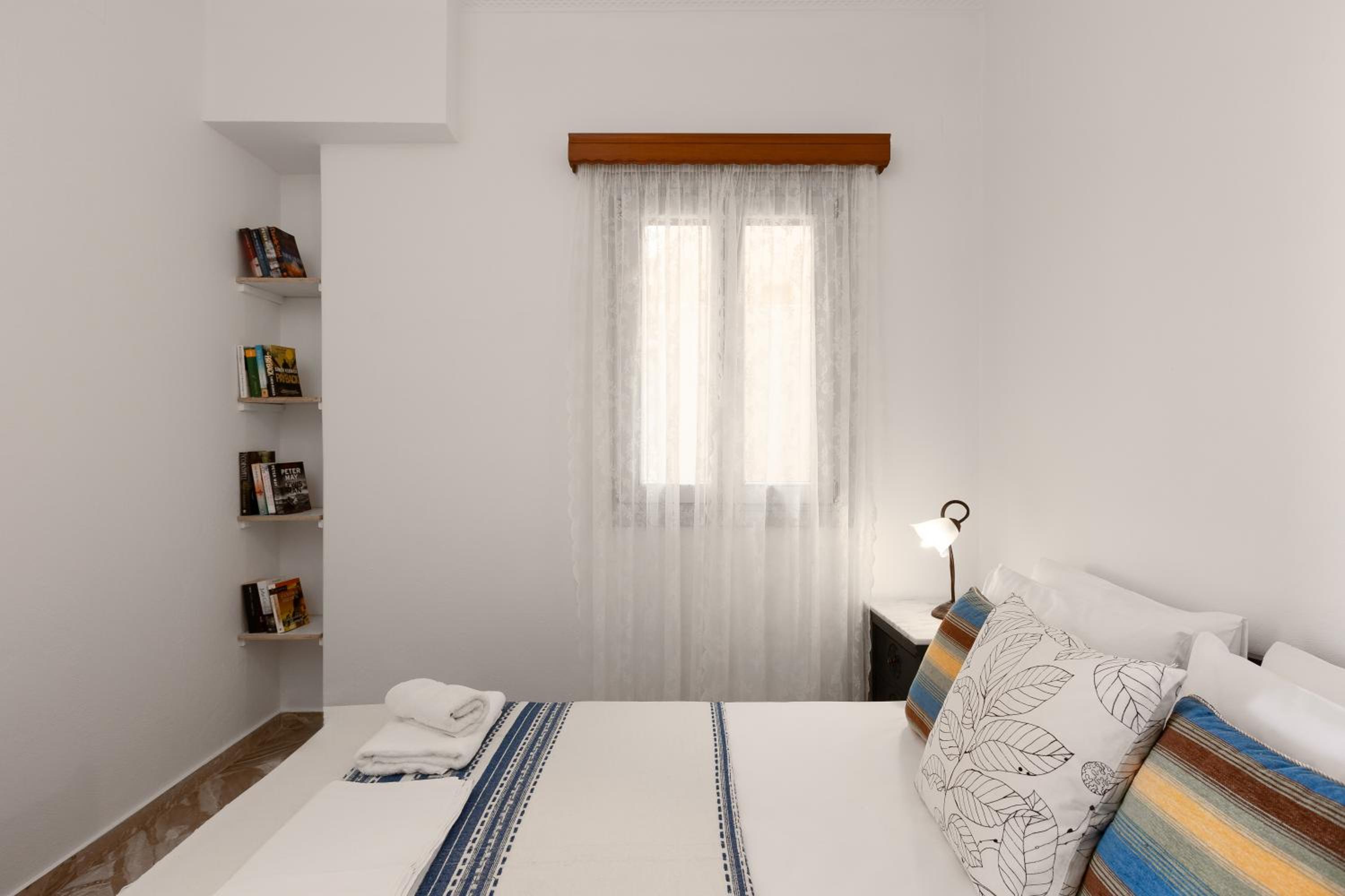 Daphne studio photo 2