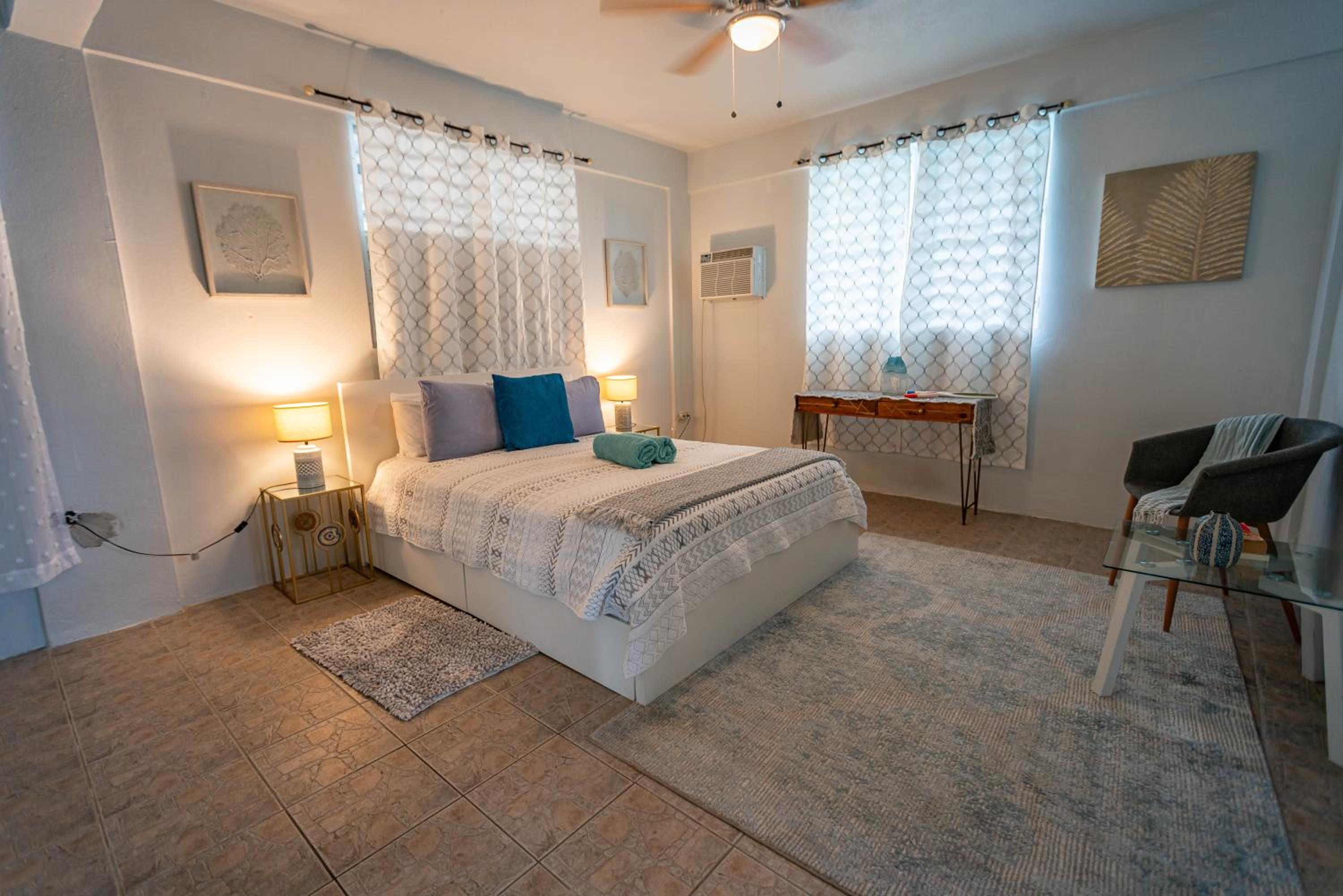 One Bedroom Apartment, Private pool, huge yard