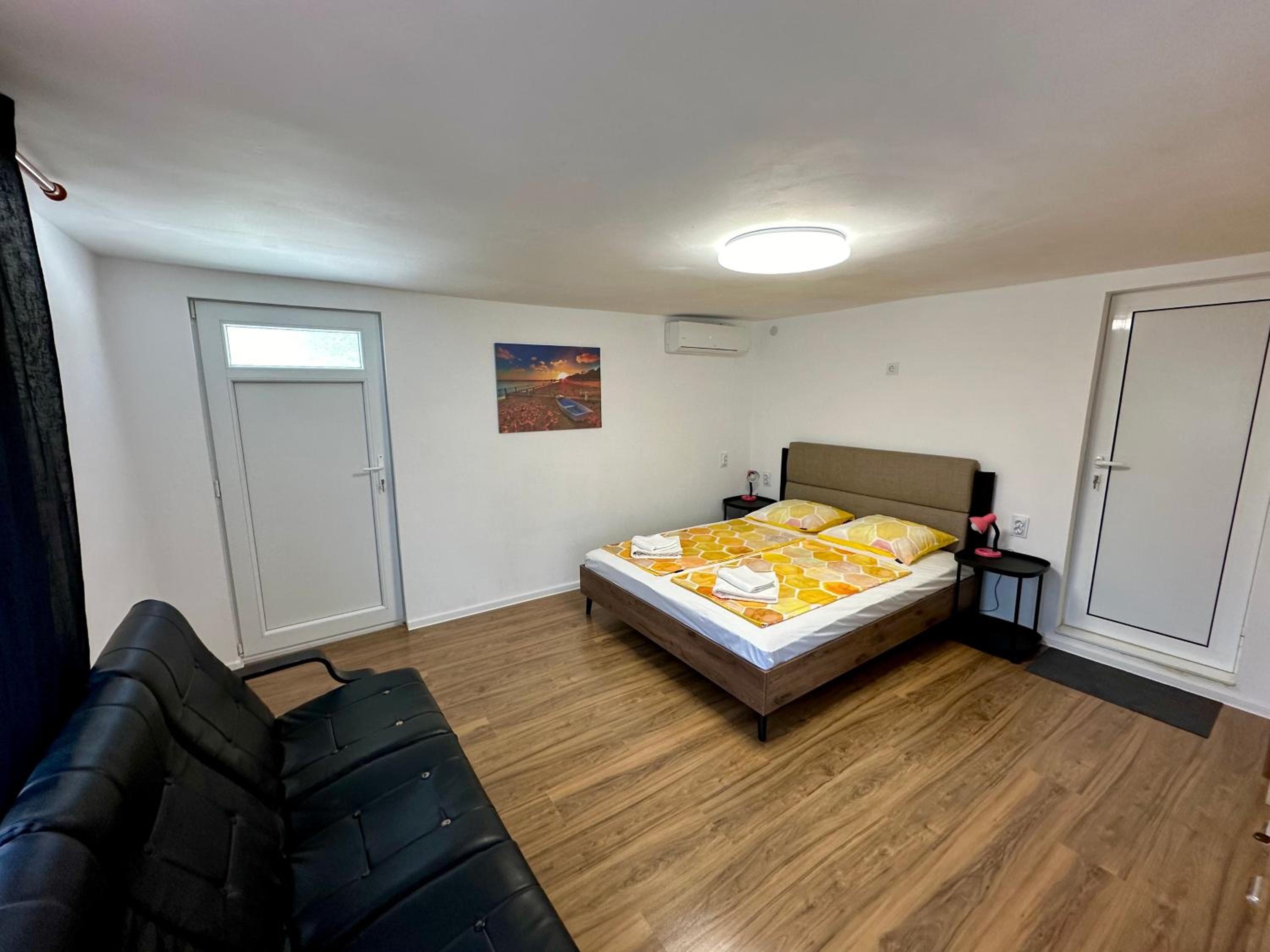 Jackie House Varna