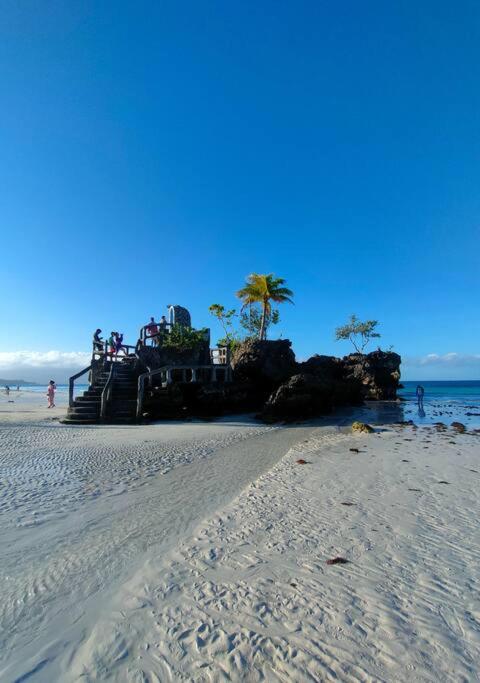 Boracay Sunset View: 2-min Walk to White Beach view 3