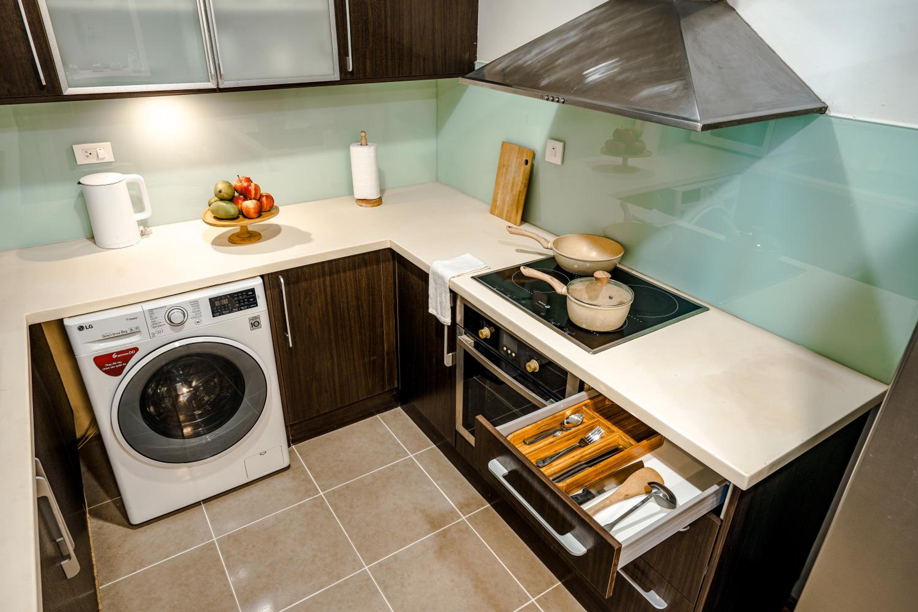 WECOZY Pacific - Spacious Apartment, Train Station Side
