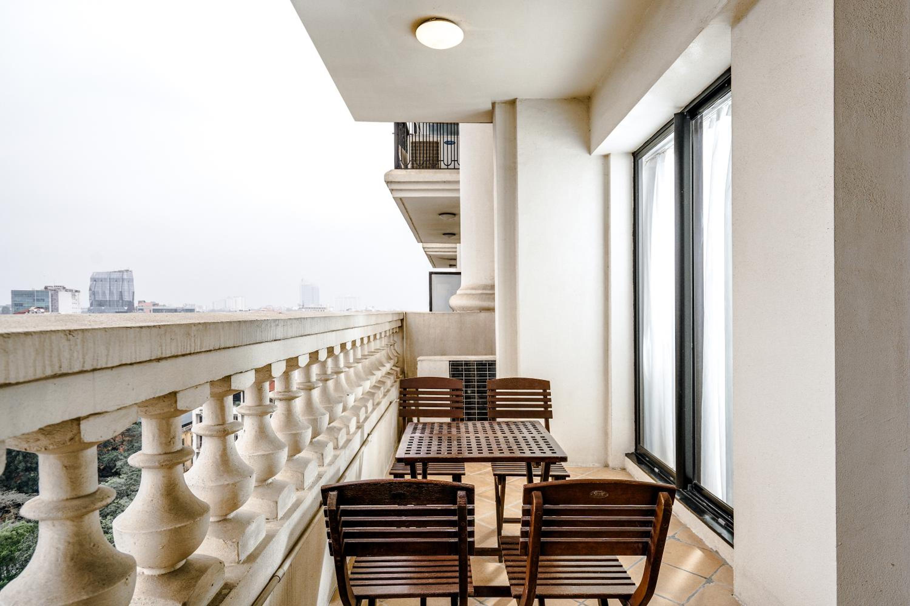 WECOZY Pacific - Spacious Apartment, Train Station Side
