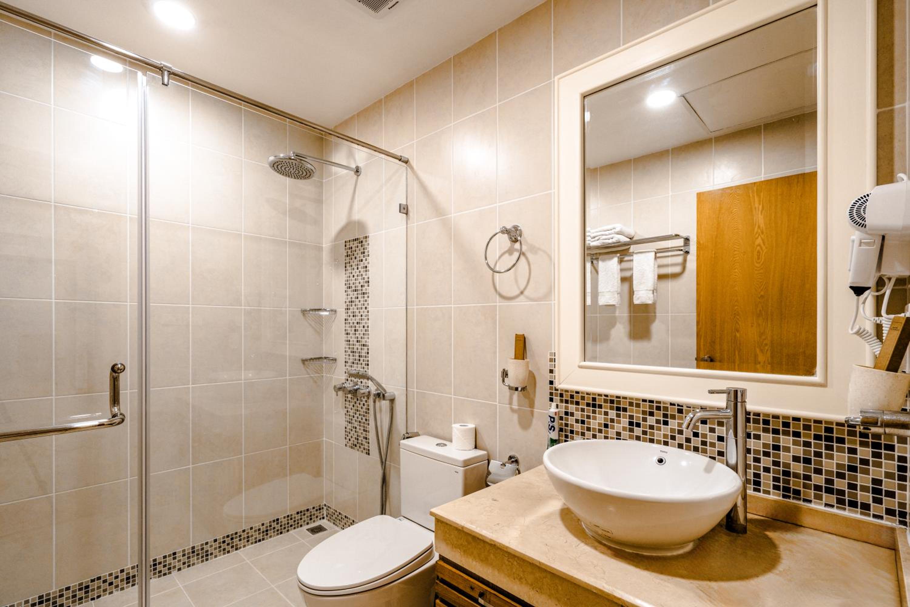 WECOZY Pacific - Spacious Apartment, Train Station Side