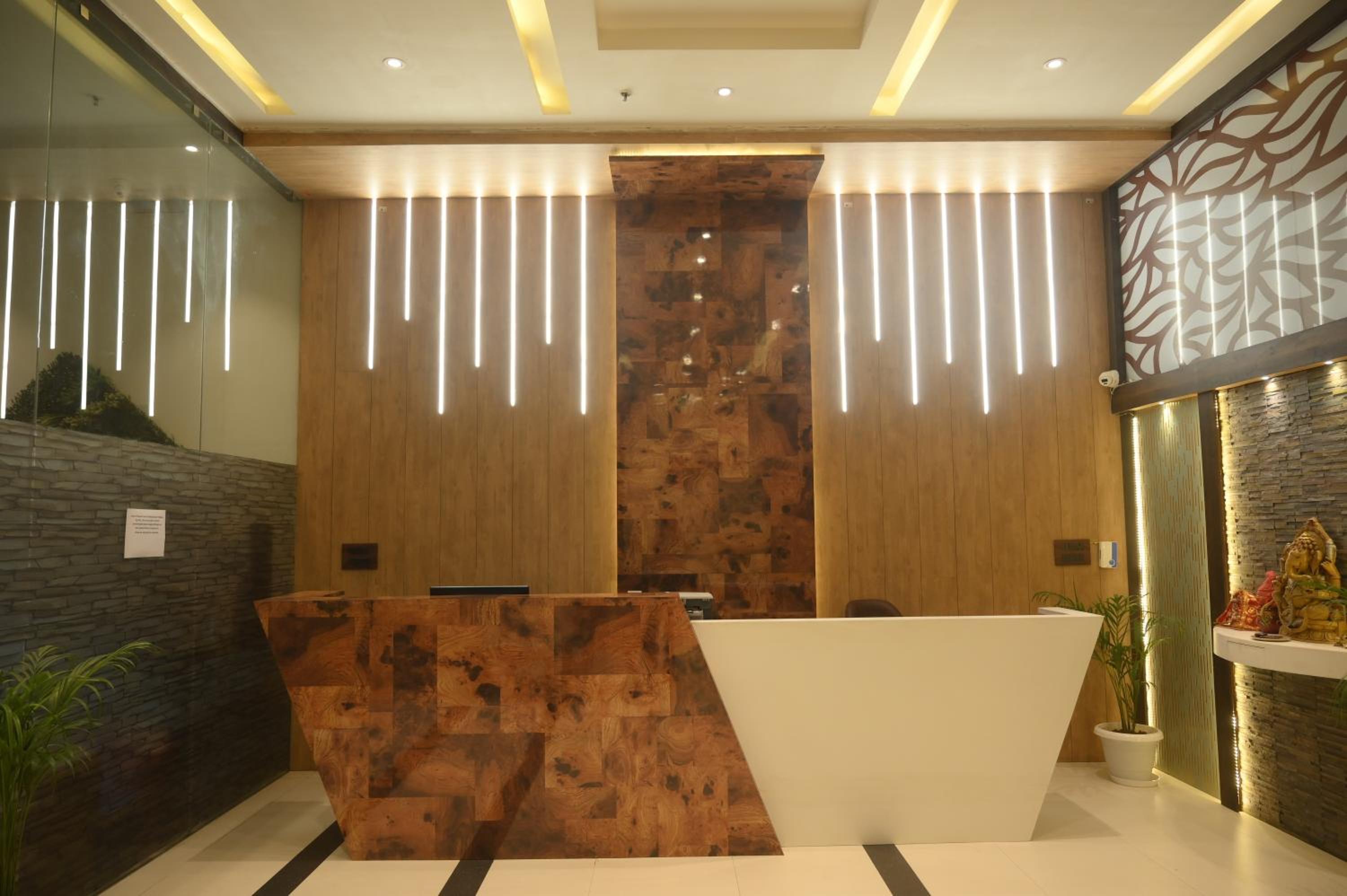 Lobby & Reception