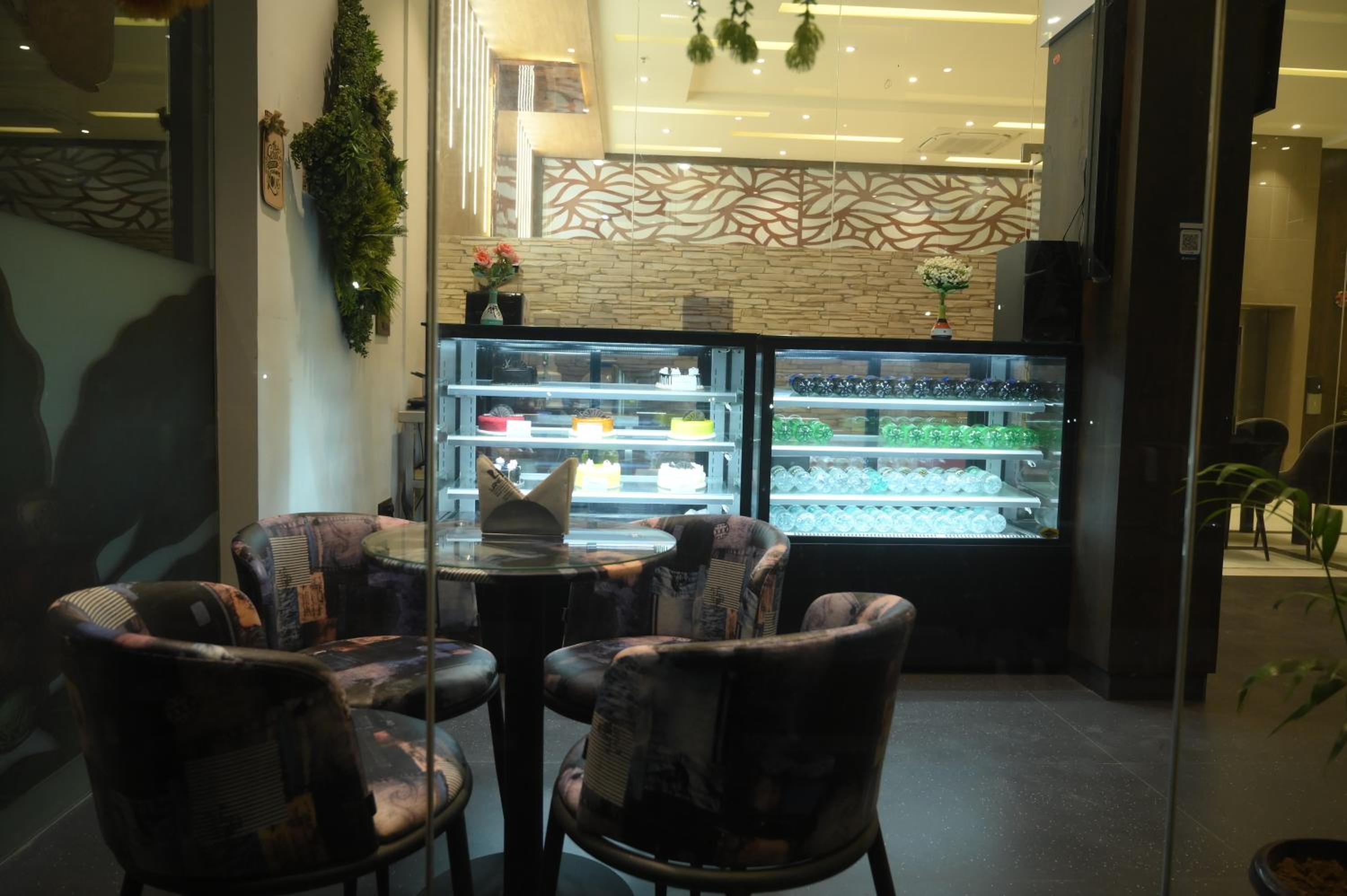 Food & Beverage