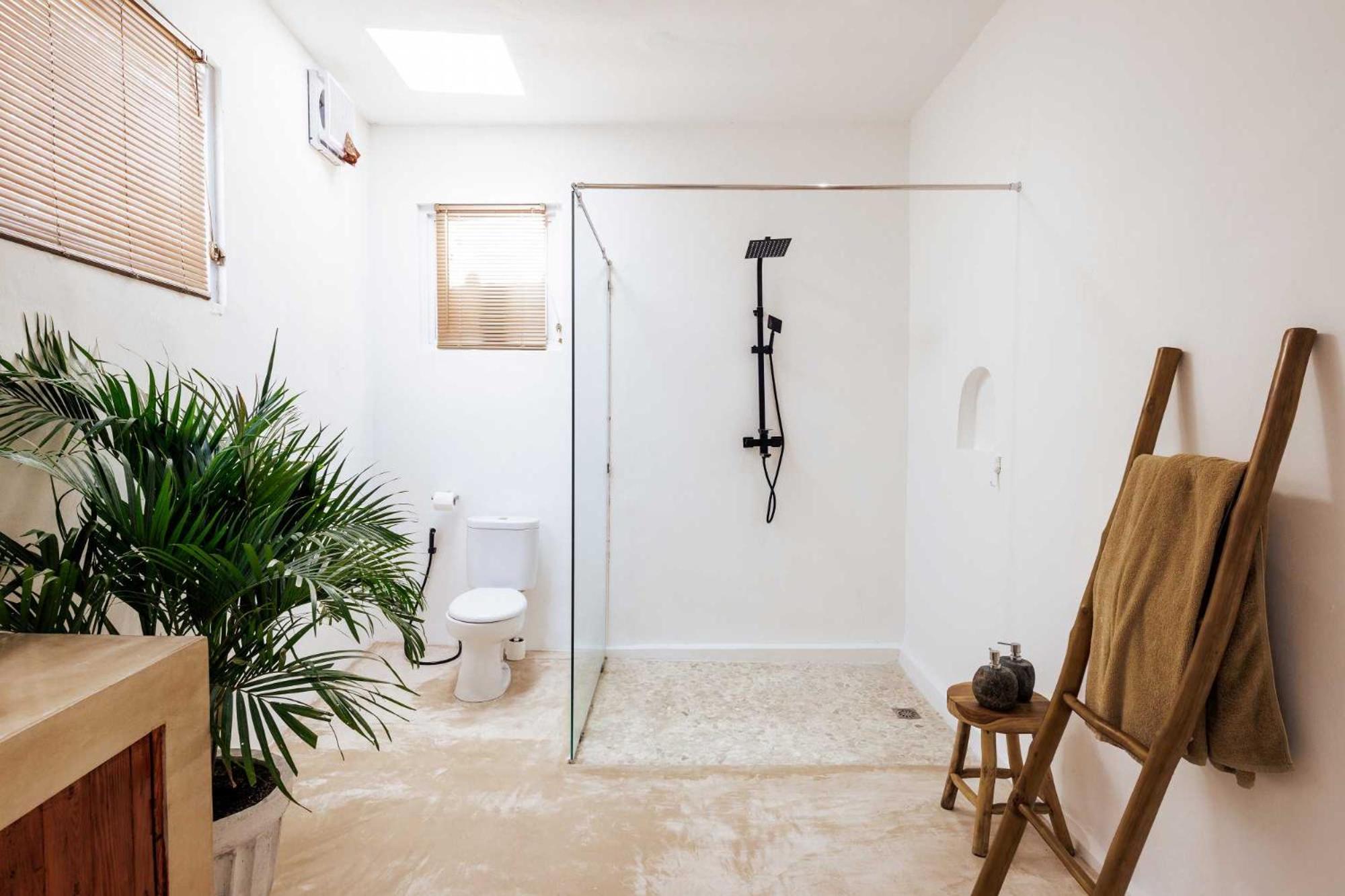 Private Jacuzzi - Central - Canggu 3BR