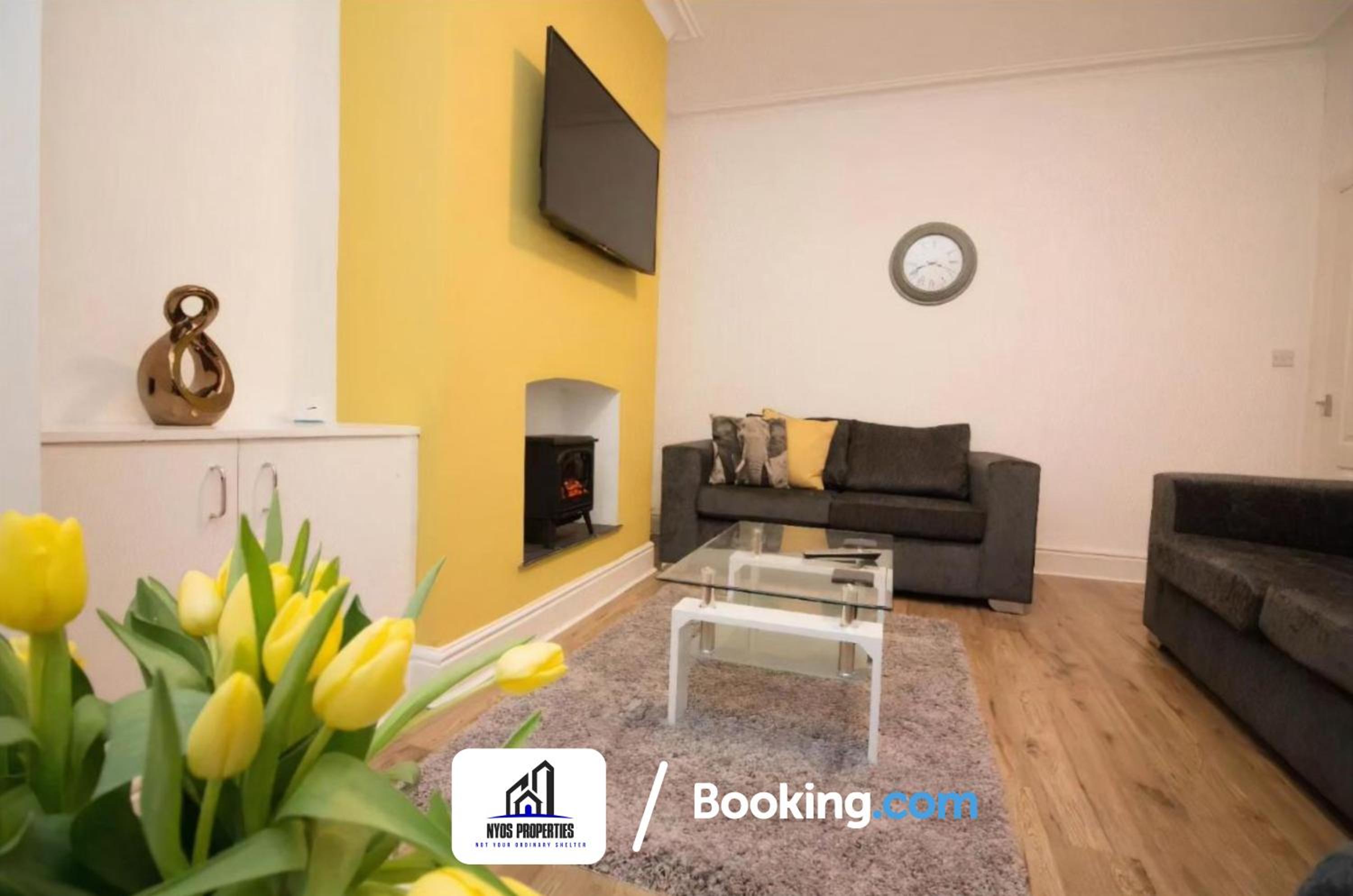 Modern 3 bed Terraced House By NYOS PROPERTIES Short Lets & Serviced Accommodation Manchester With Free WiFi photo 5