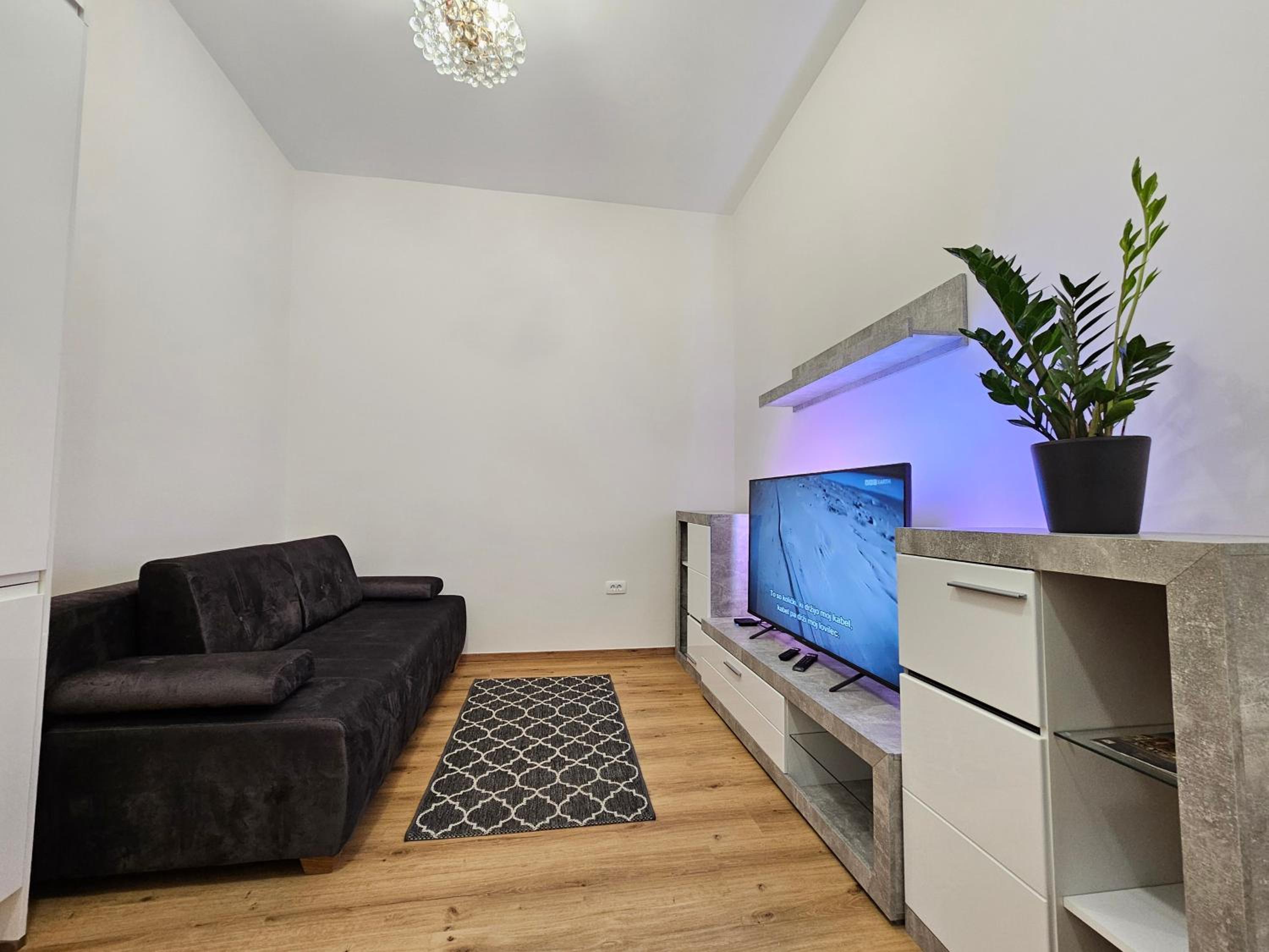 Studio Apartment Sviti TourAs by Town Hall view 3