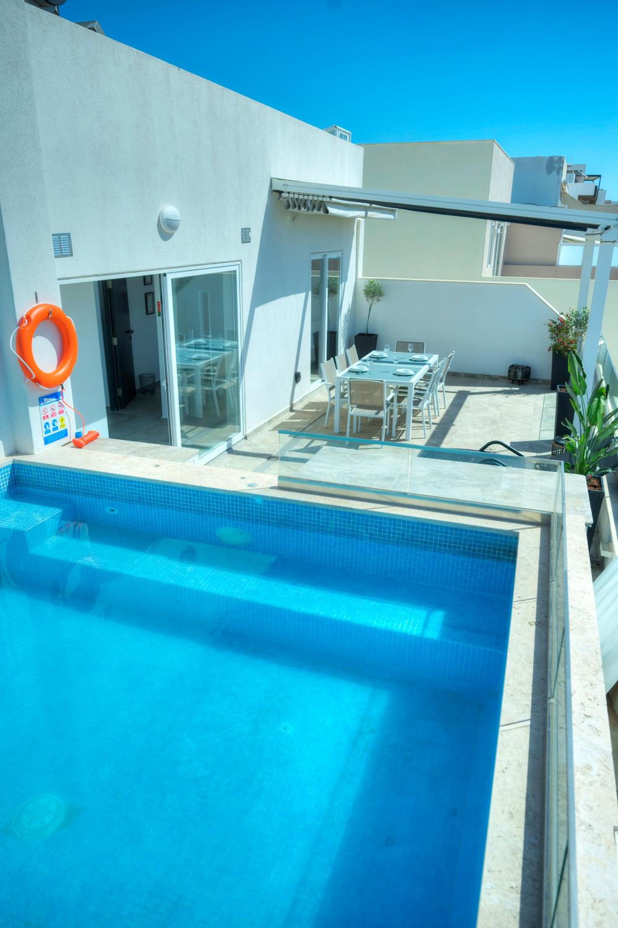 Elegant 2 bedrooms, large sun terrace, pool GCAT1-1