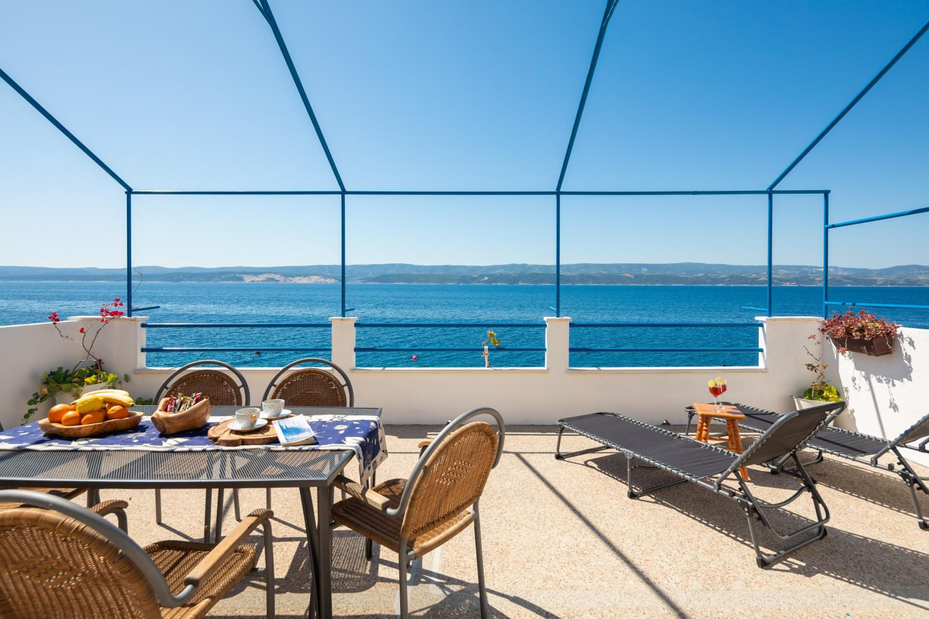 Beach House Sai view 4