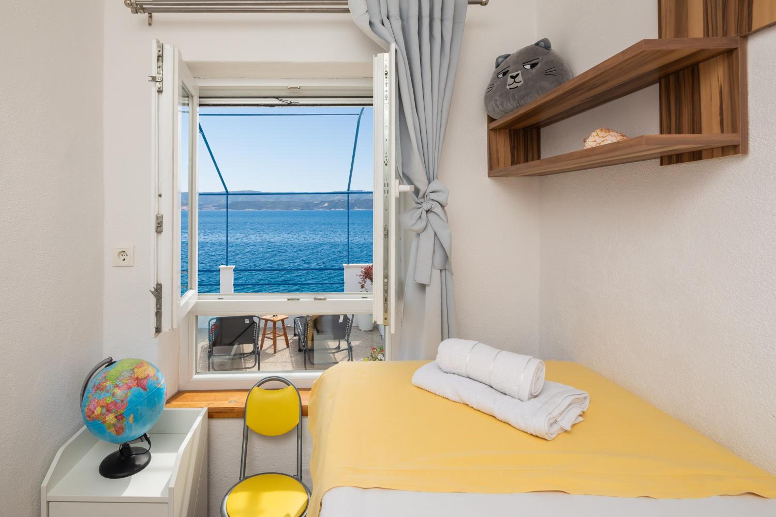 Beach House Sai view 2