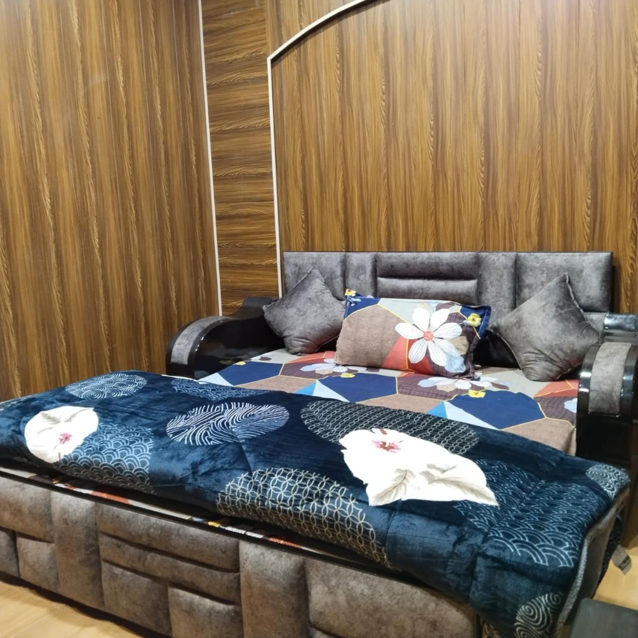 Tha Pahadi holiday apartament